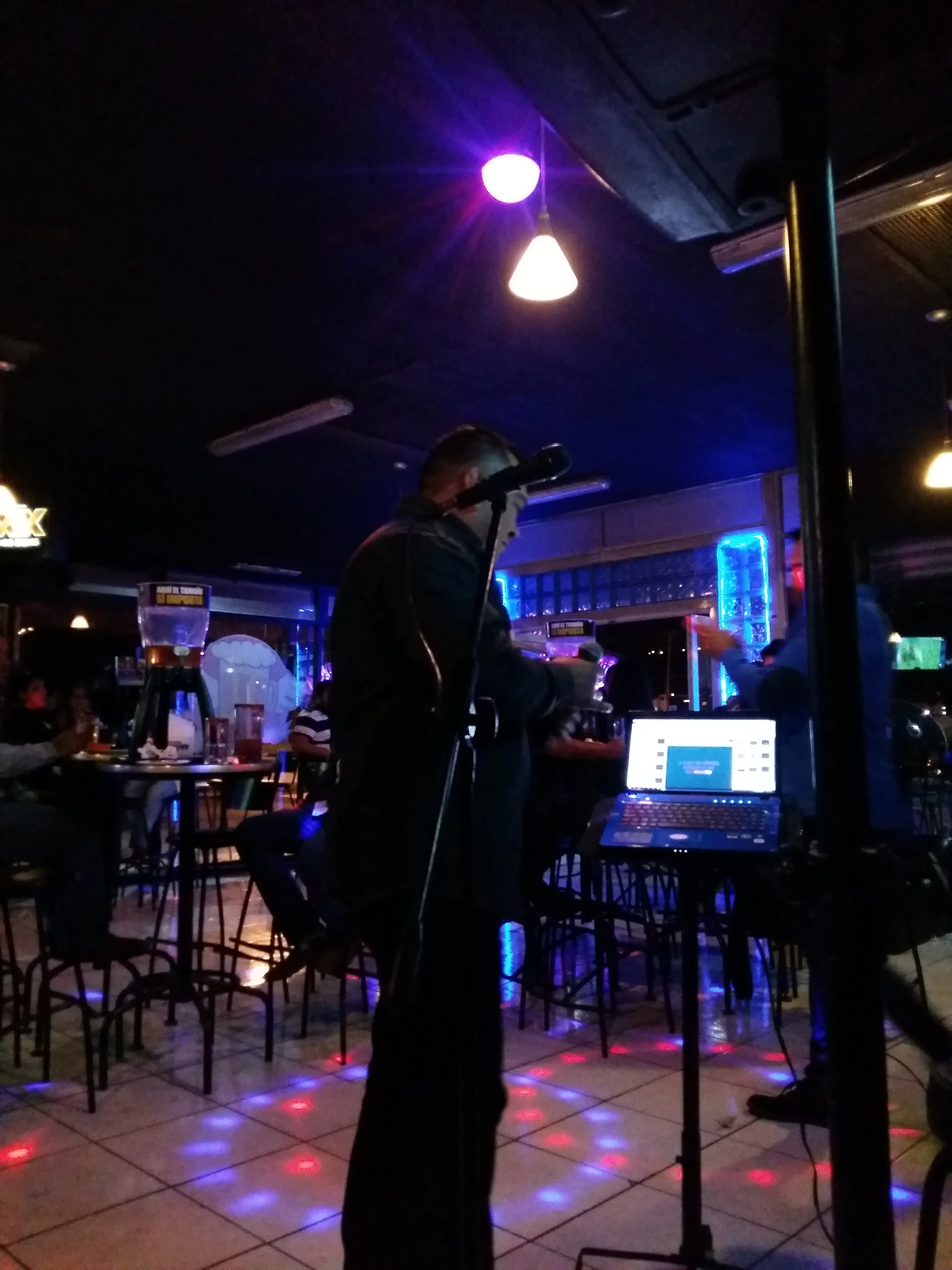 Wings "N" Beer image 8