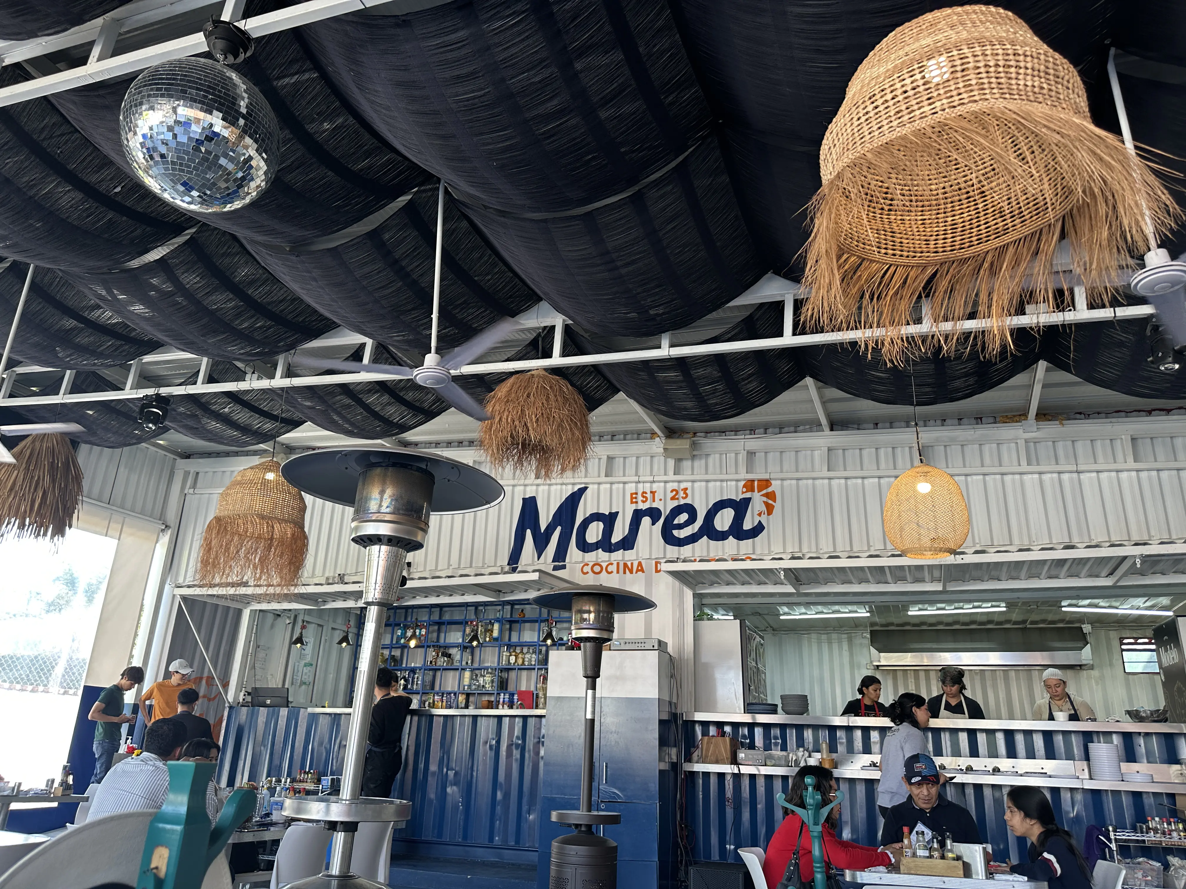 Marea cocina de puerto Restaurante image 1