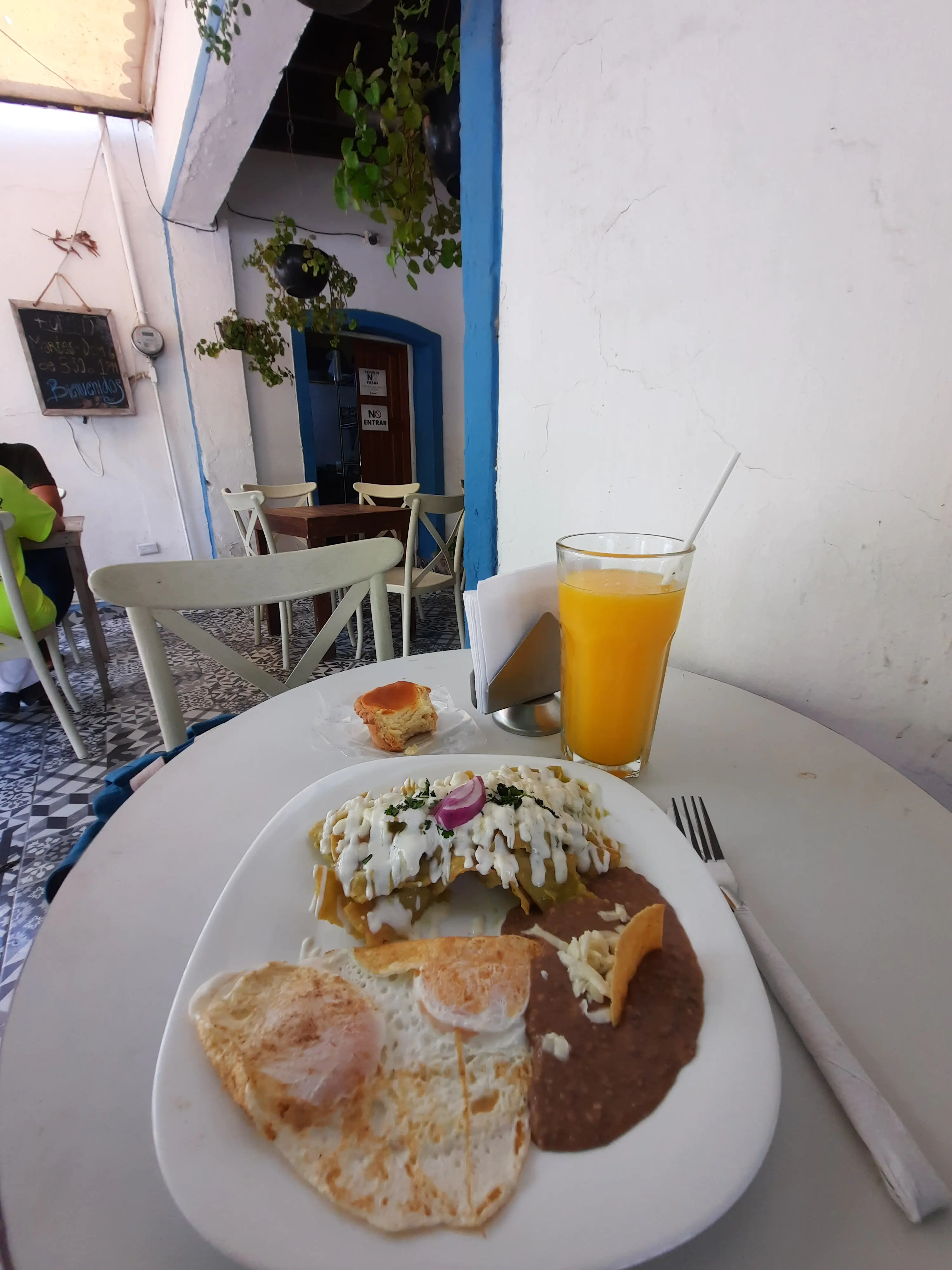 Que Rico Y Sabroso image 5