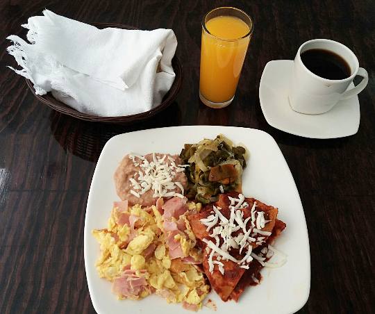 Antojasso Restaurante image 3