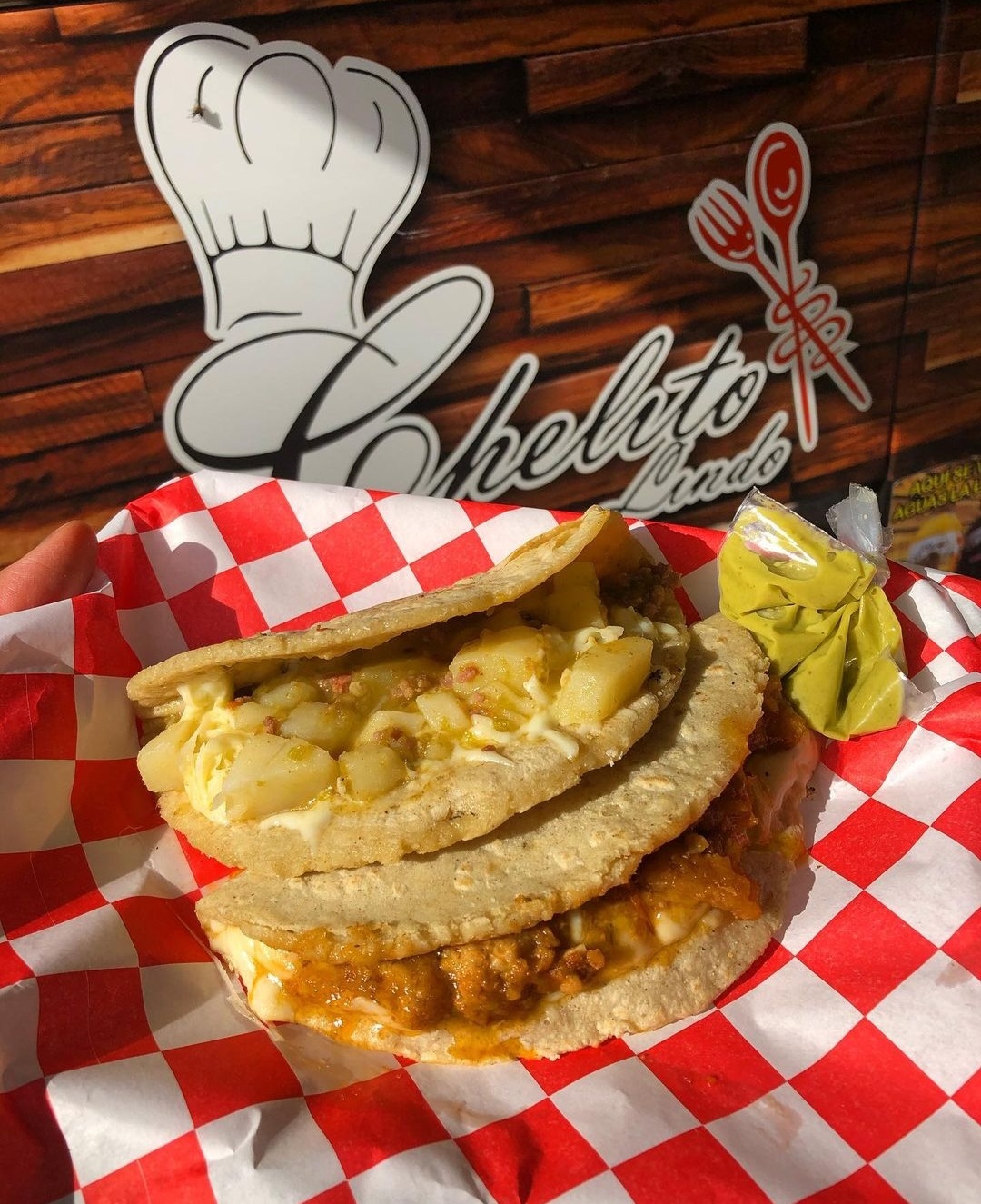 Chelito Lindo image 1