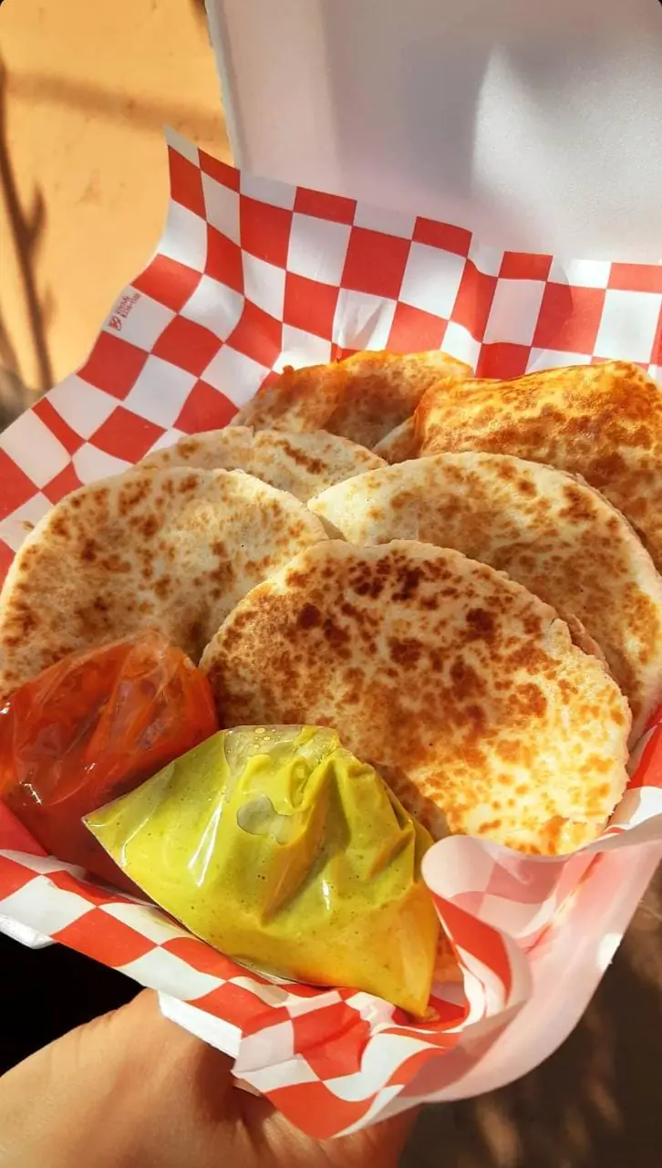 Chelito Lindo image 6