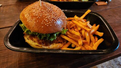 Chick'n Burger image 2
