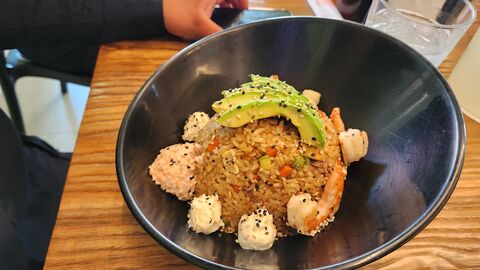 Izakaya Sushi + Fusion image 4