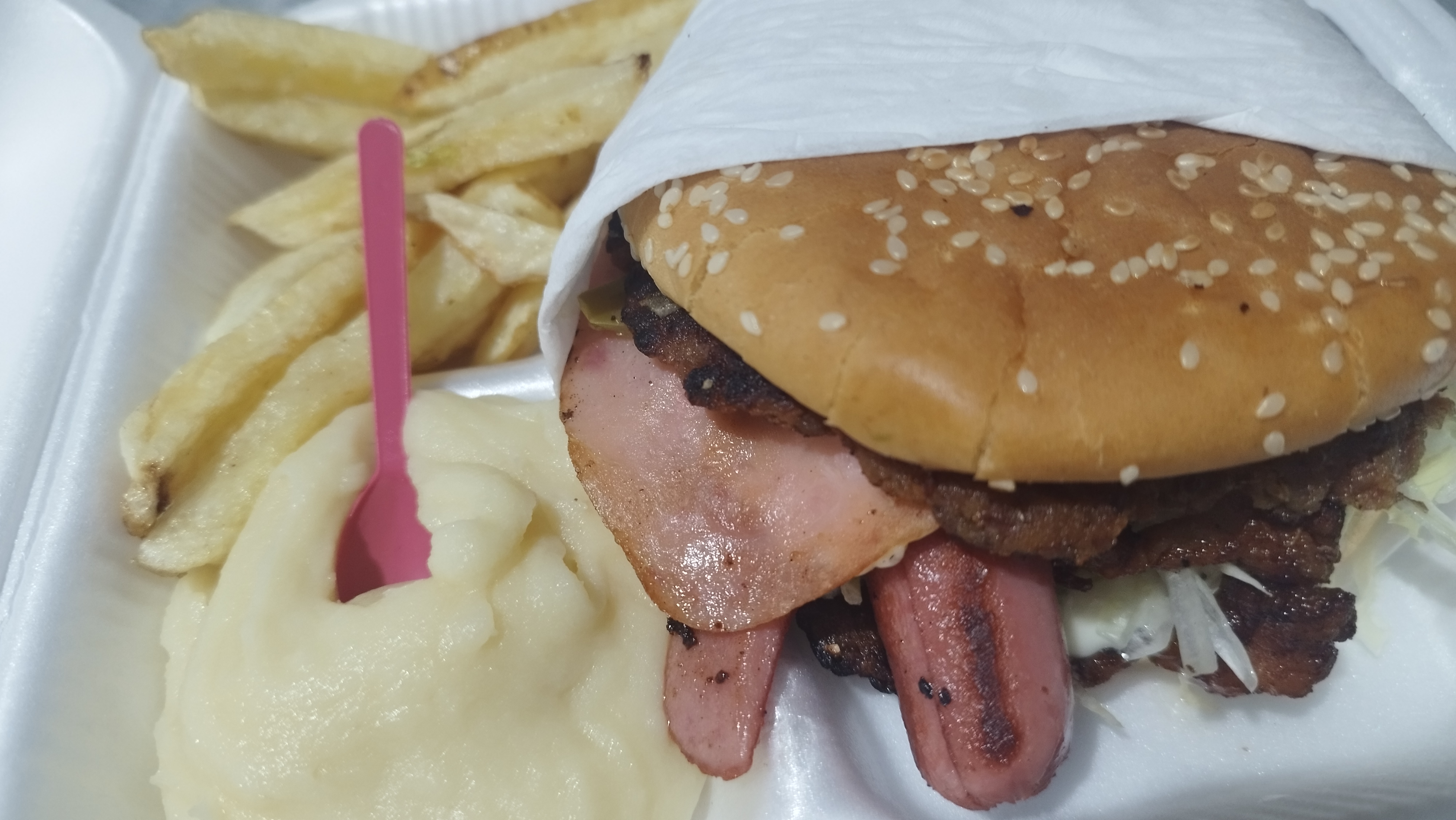 Cheke Burguers image 1