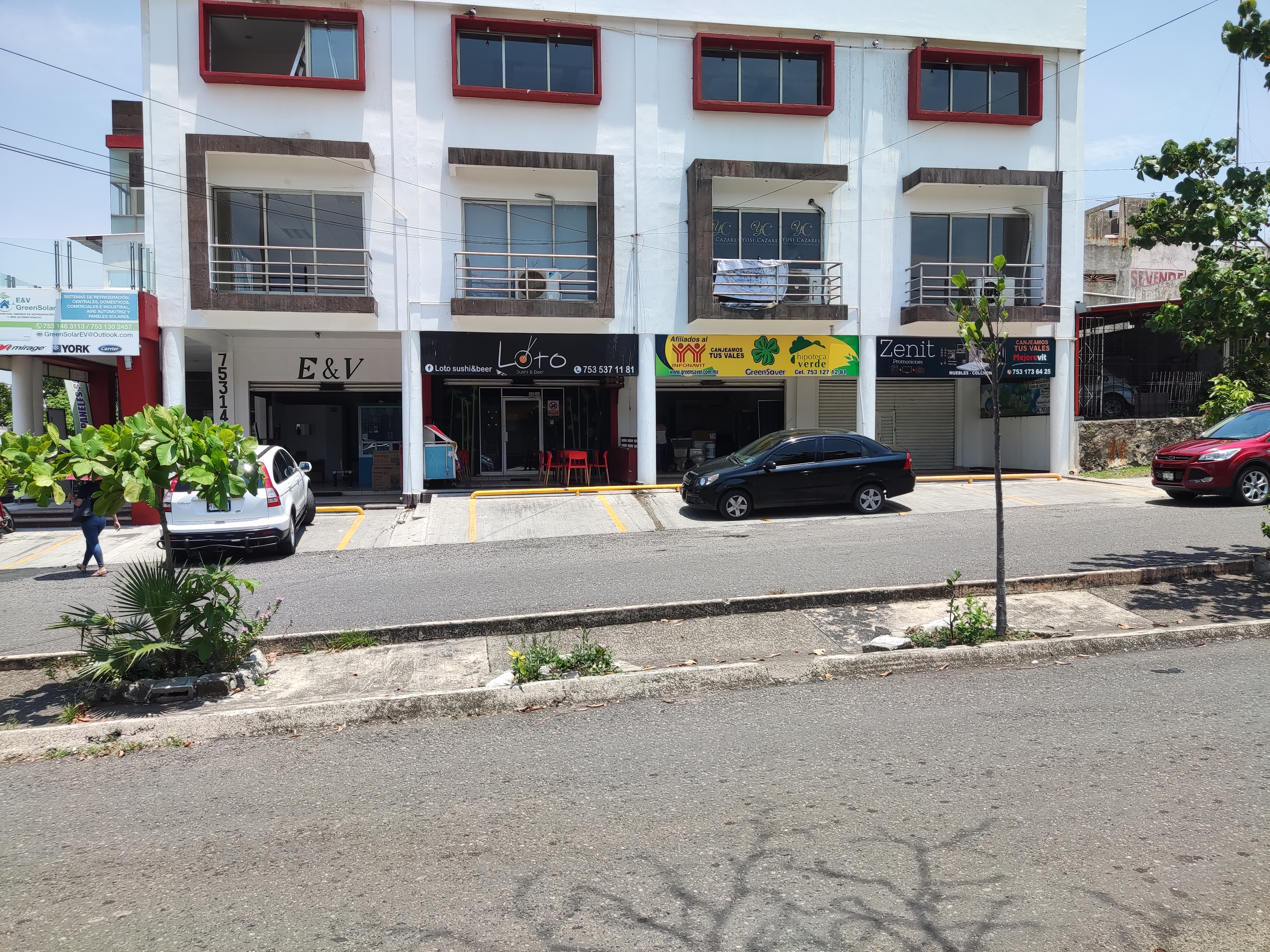 Loto Sushi & Beer image 6