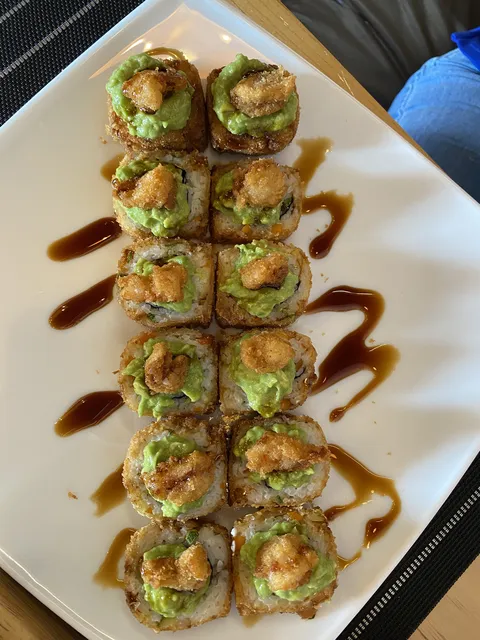Loto Sushi & Beer image 8