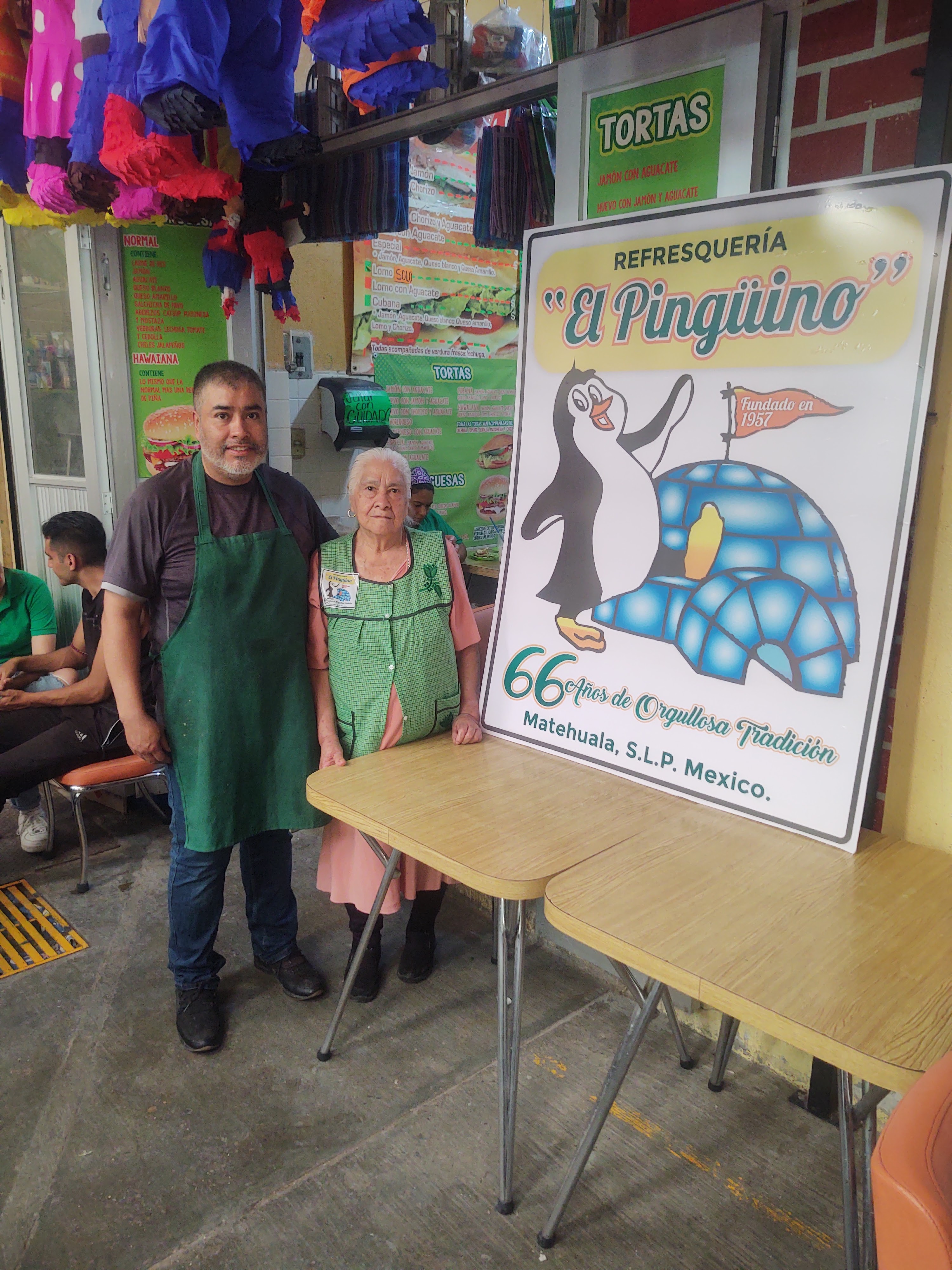 El Pingüino image 4