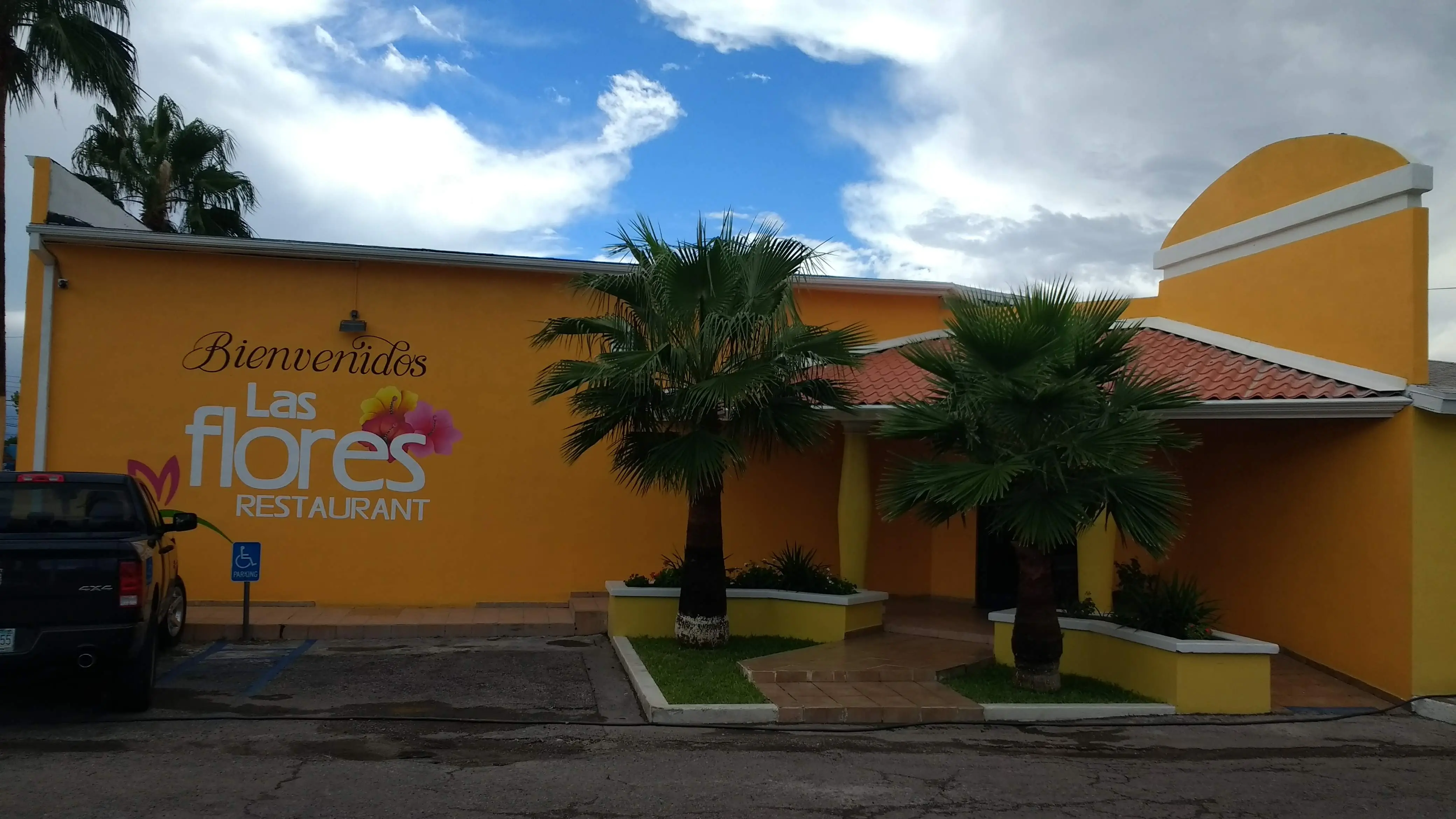 Las Flores Restaurant image 1