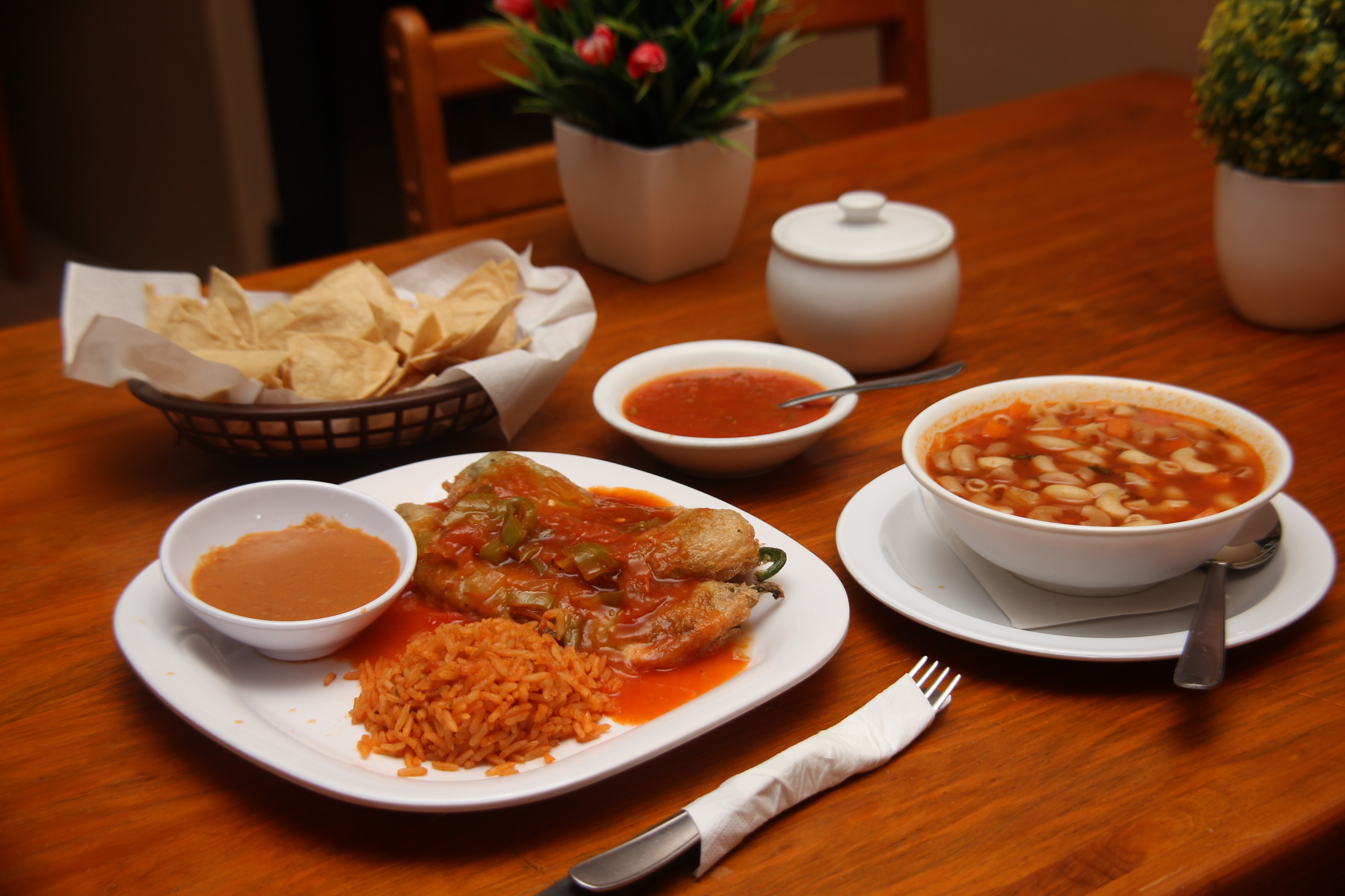 Las Flores Restaurant image 2