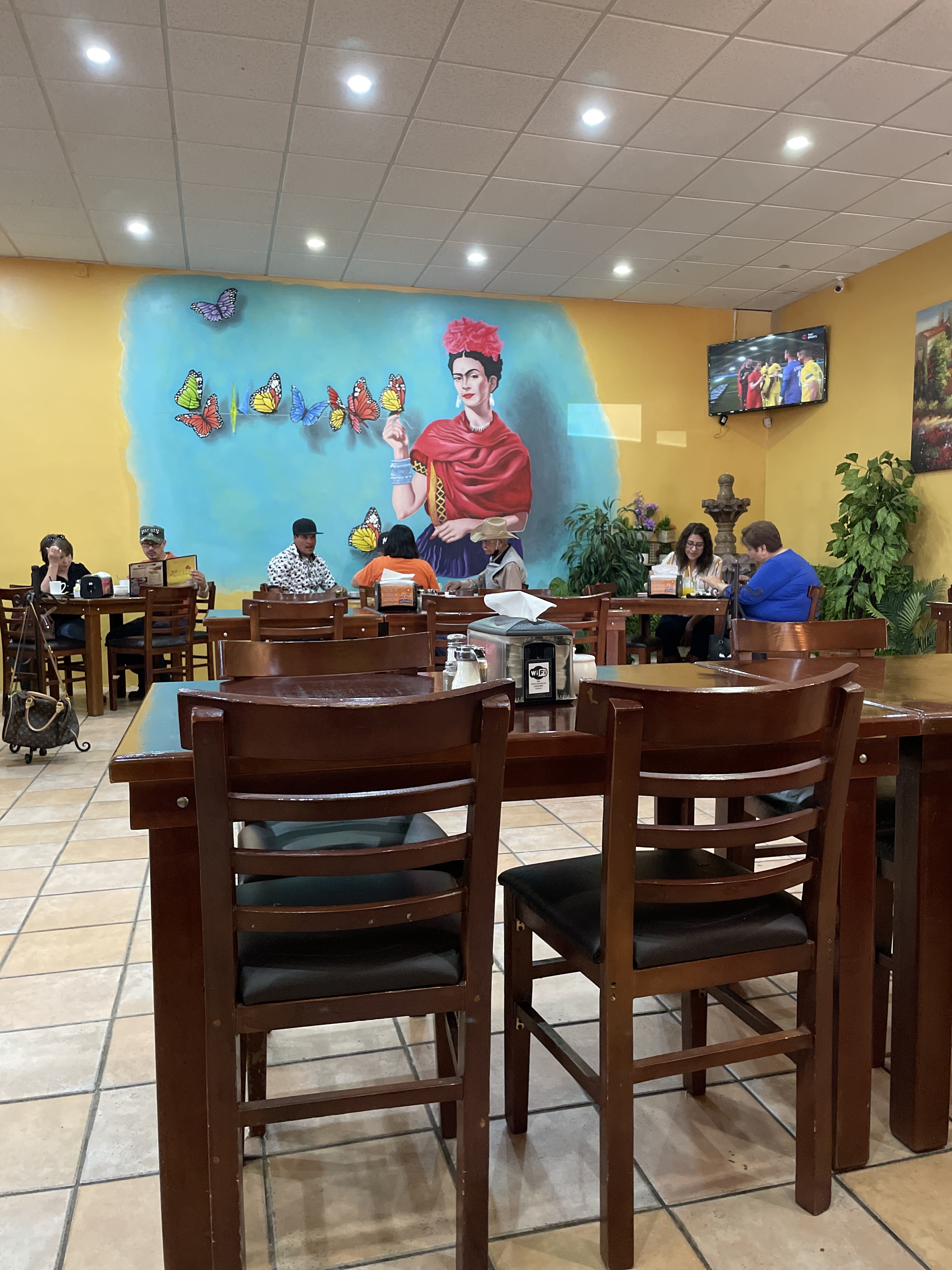 Las Flores Restaurant image 4