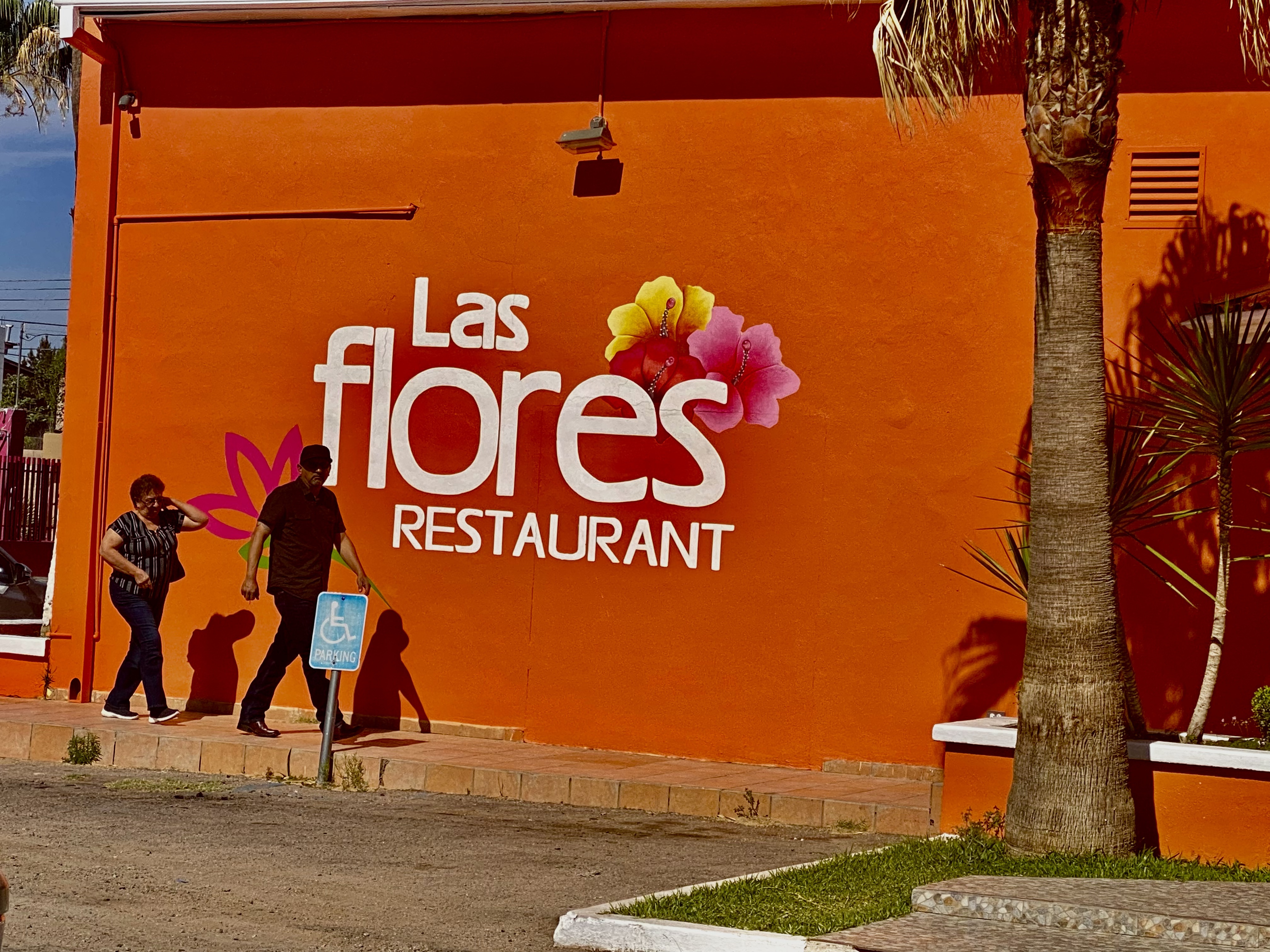 Las Flores Restaurant image 7