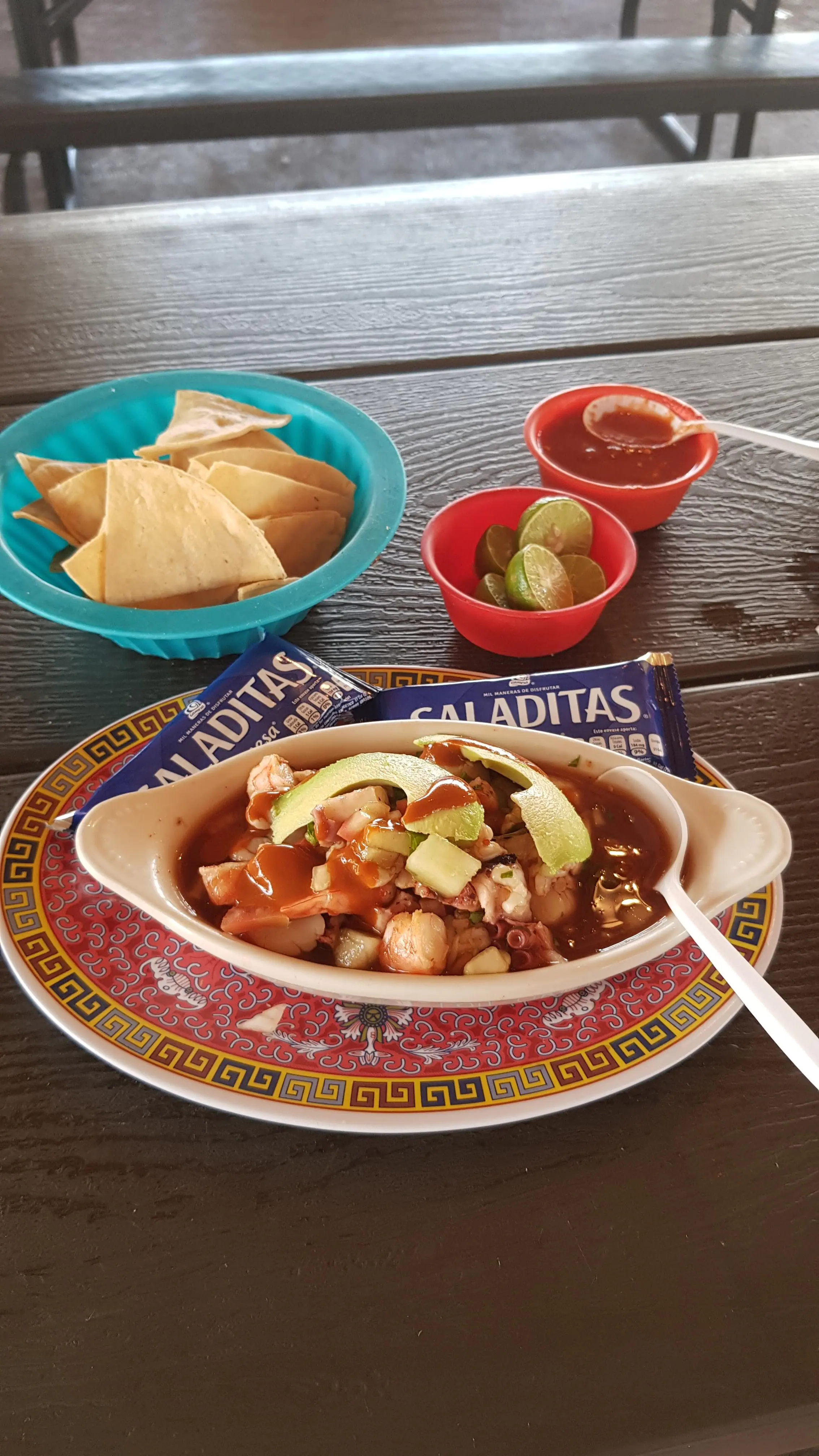 Mariscos y asadero las glorias image 4