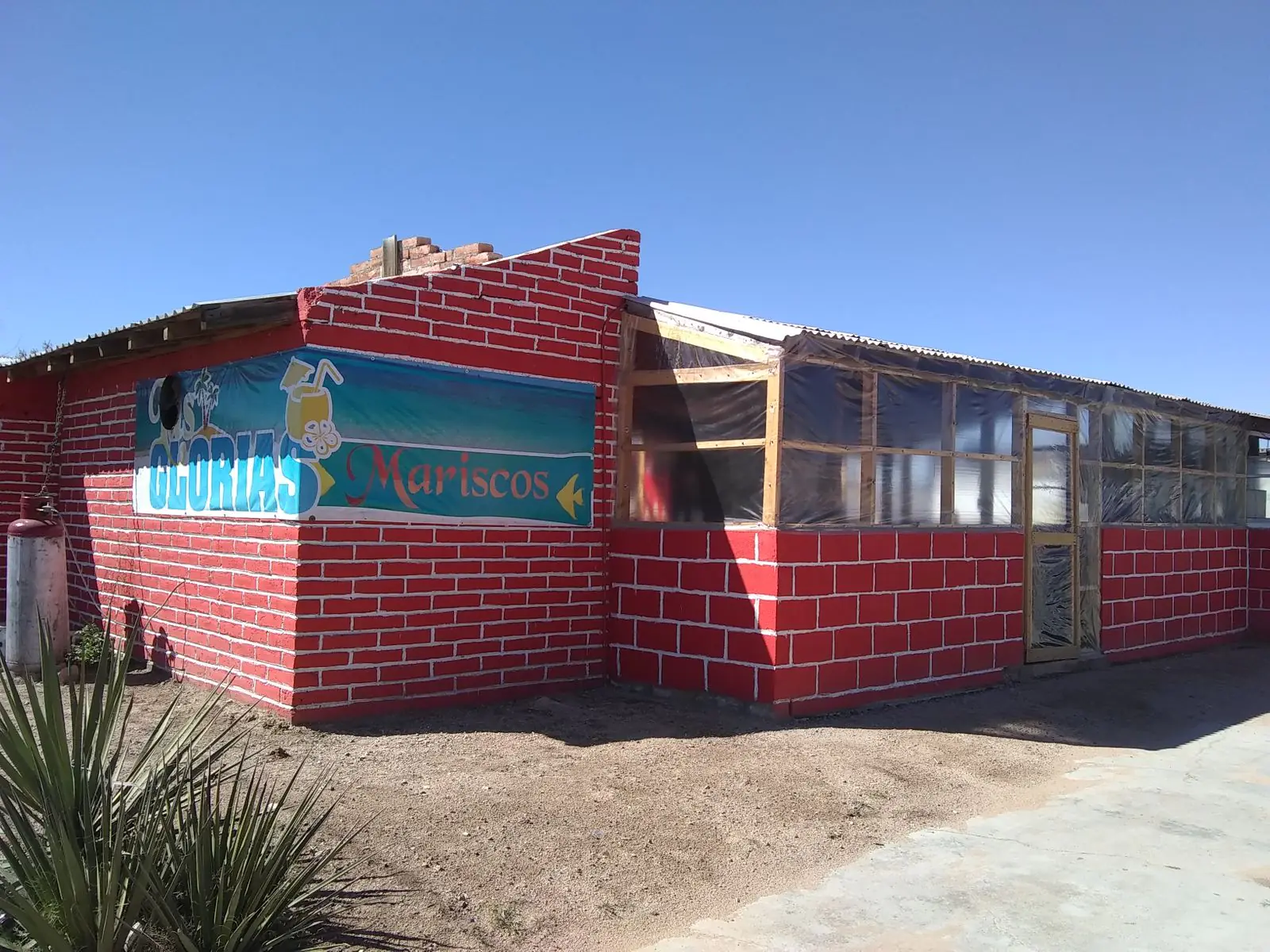 Mariscos y asadero las glorias image 5