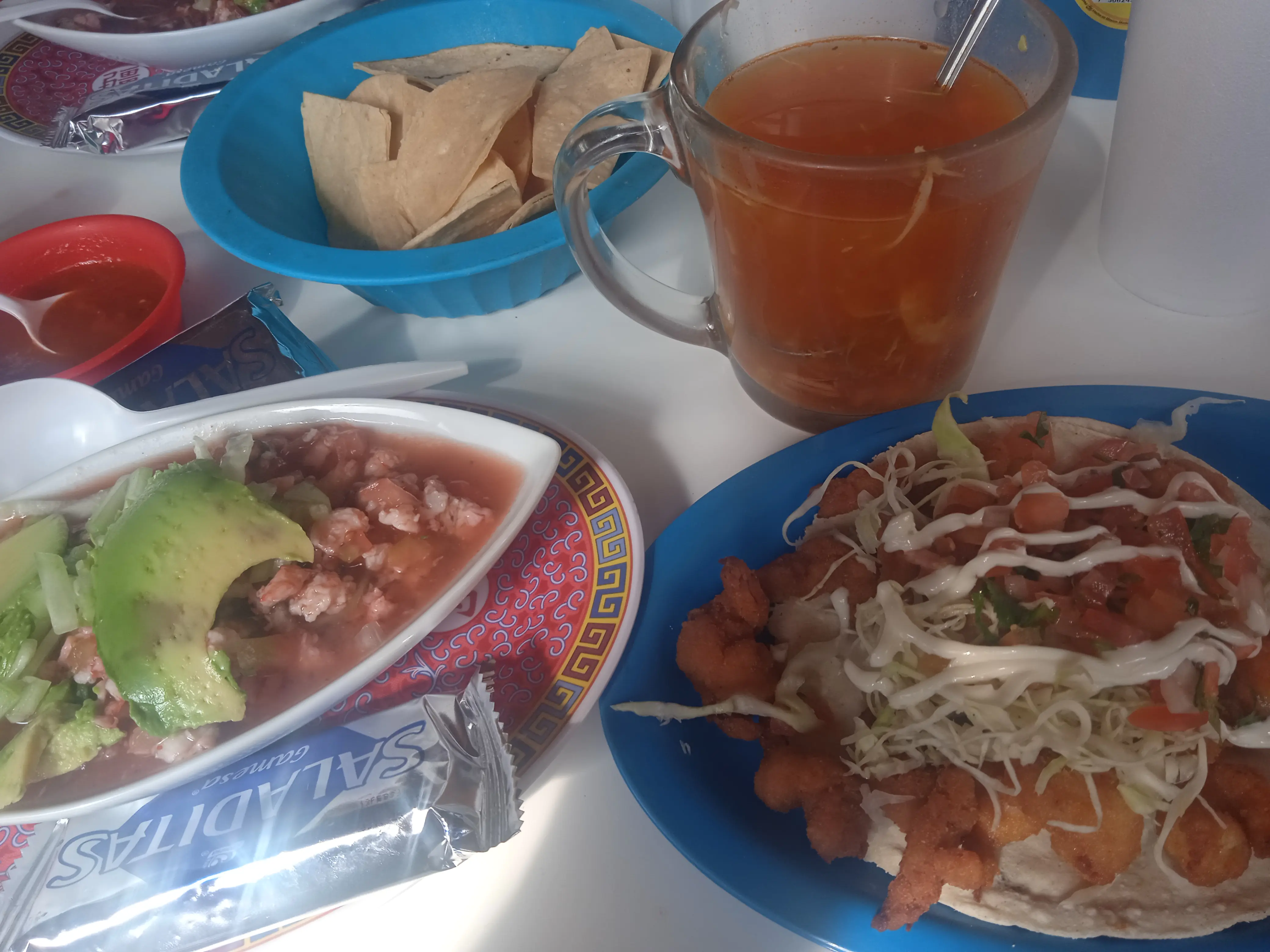 Mariscos y asadero las glorias image 9