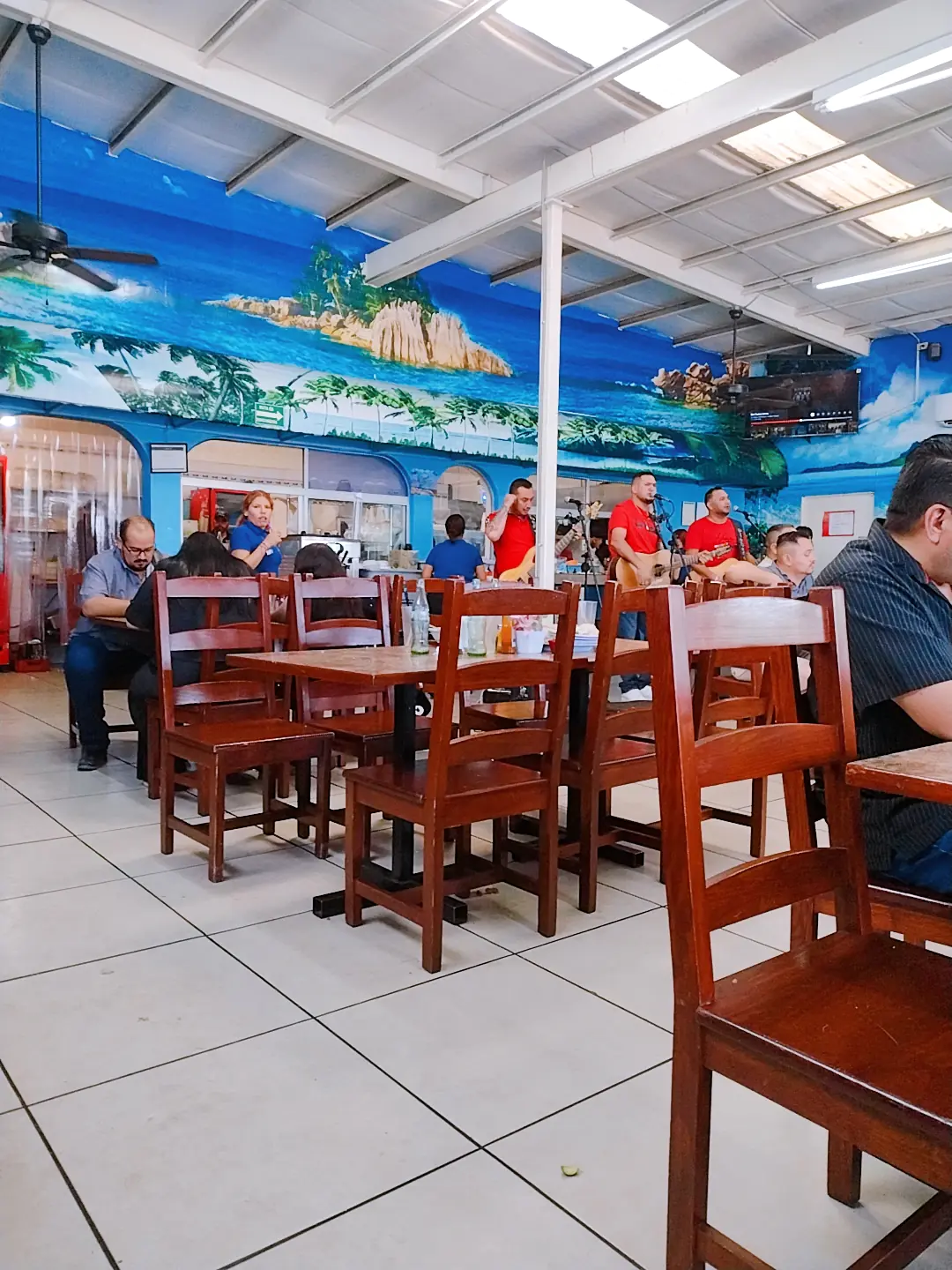 El Delfín Restaurante image 8