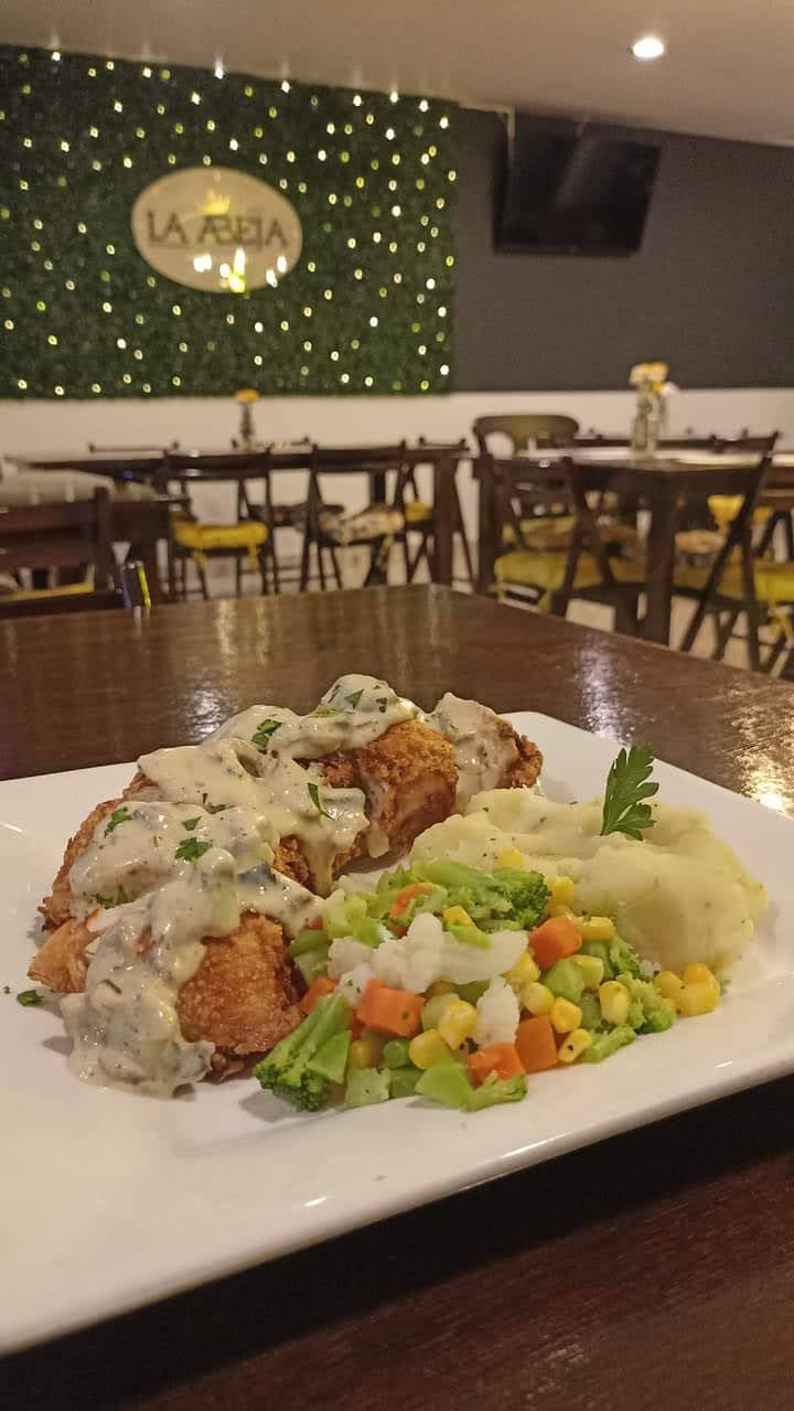 La Abeja Restaurante image 5