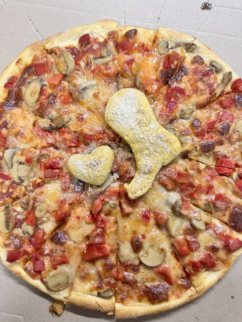 Vaquero's pizza image 2