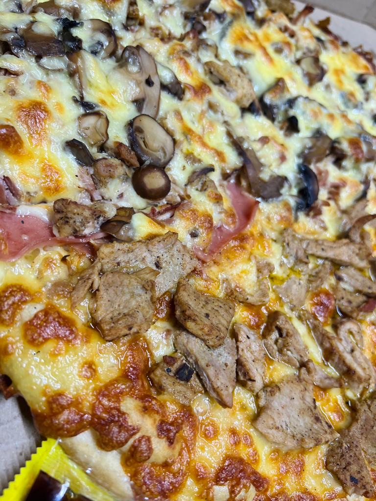 Vaquero's pizza image 8