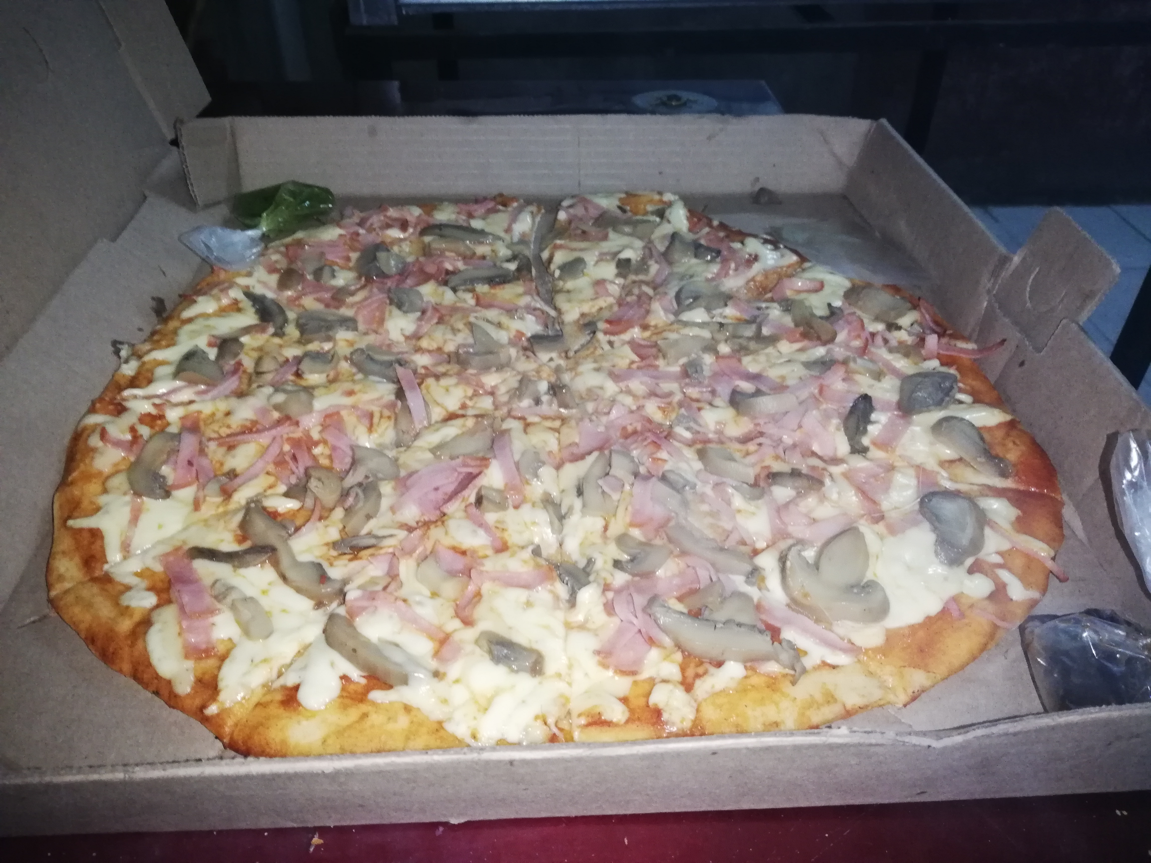 Leos Pizza image 6