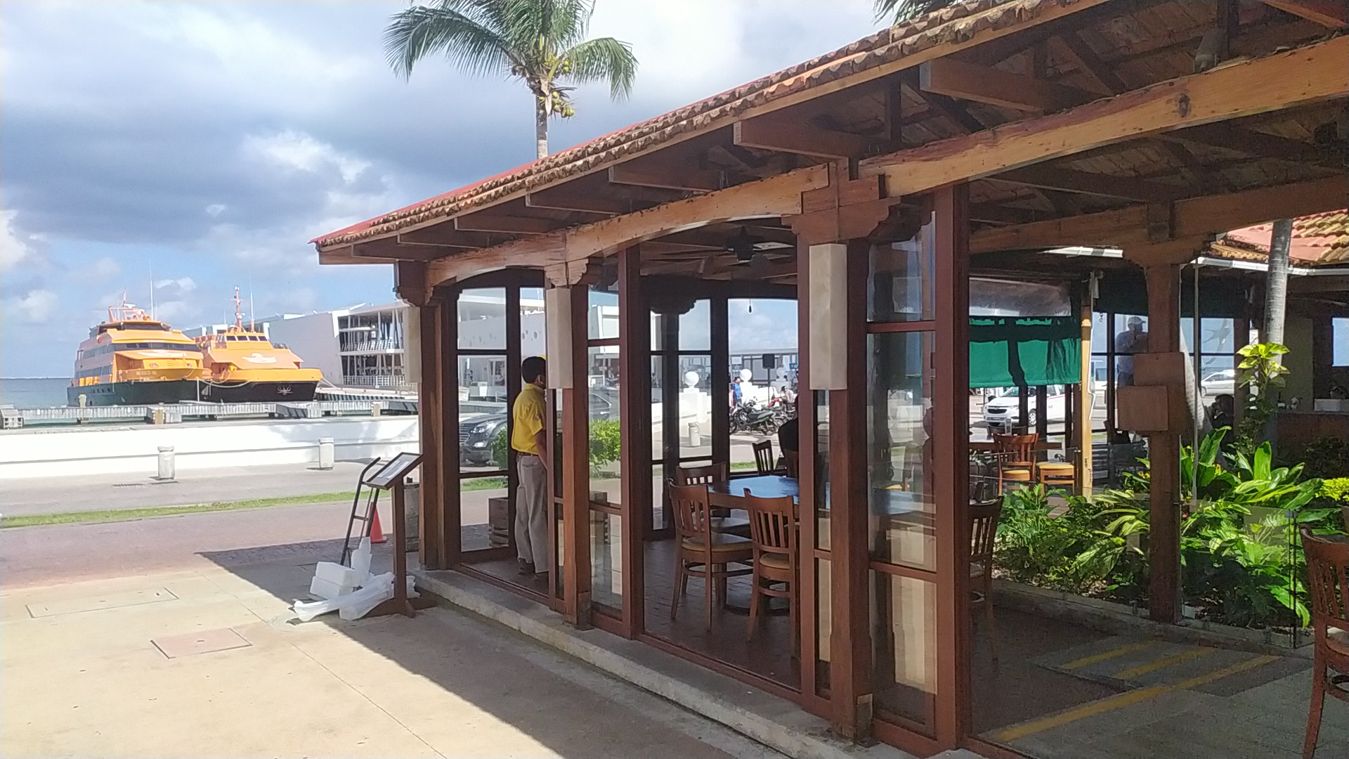 Restaurante Palmeras Cozumel image 1