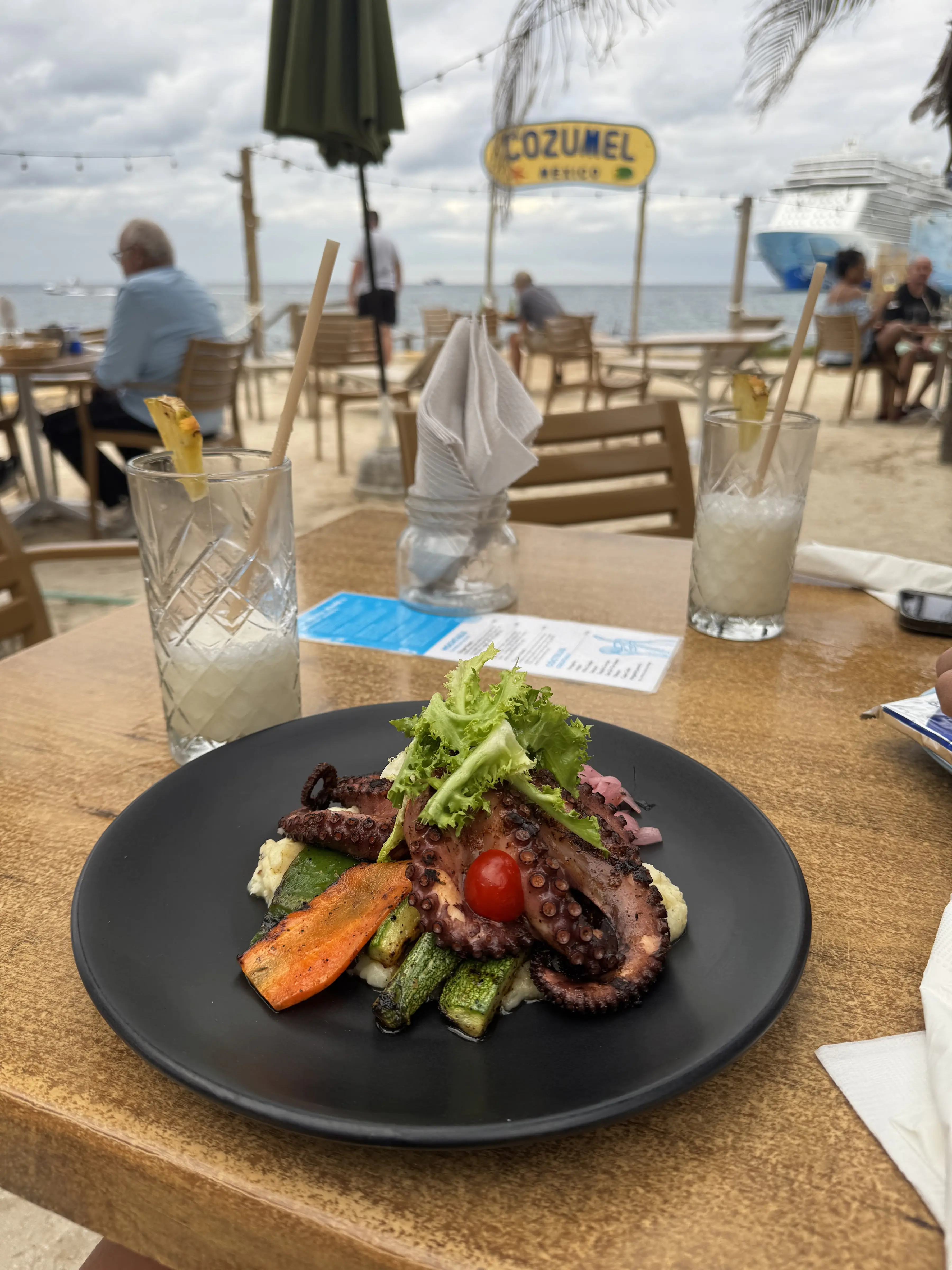 Jeanie's Restaurant & Beach image 3