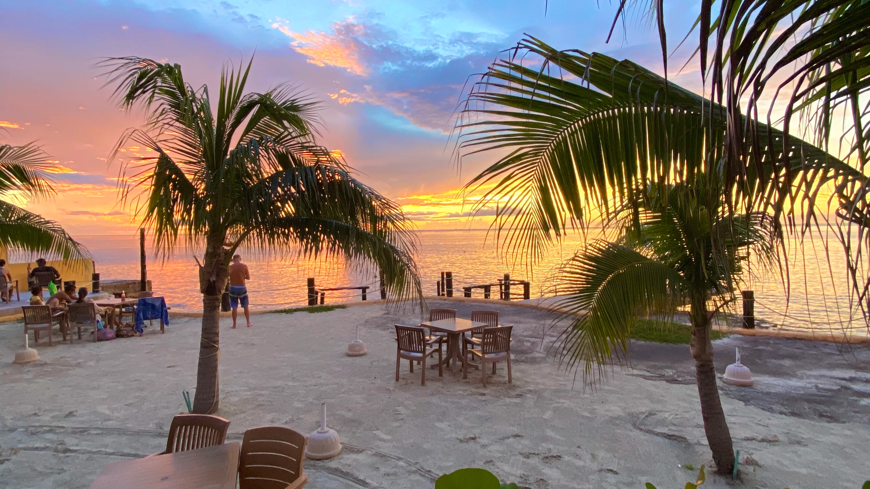 Jeanie's Restaurant & Beach image 4