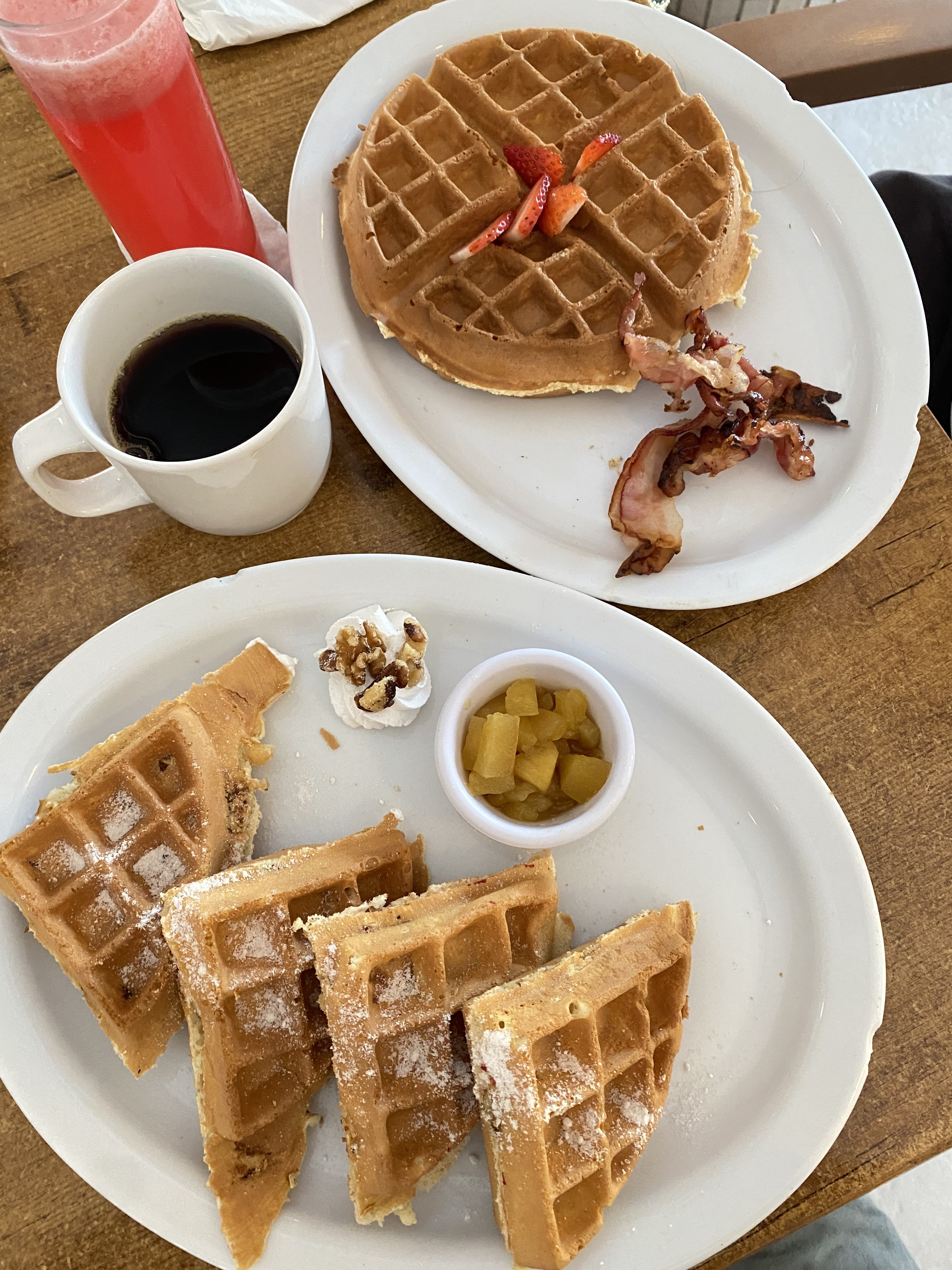 Jeanie's Restaurant & Beach image 9