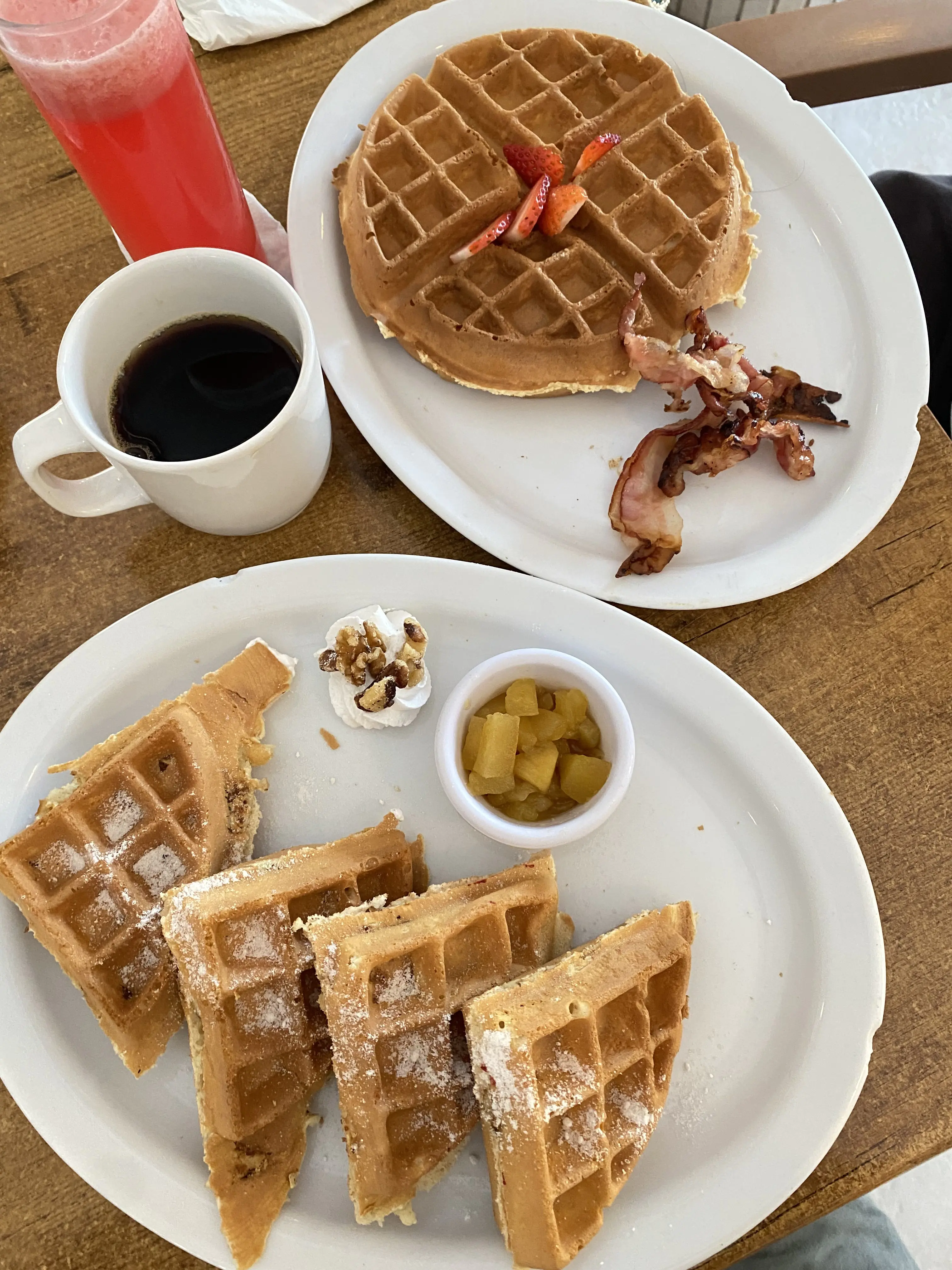 Jeanie's Restaurant & Beach image 9