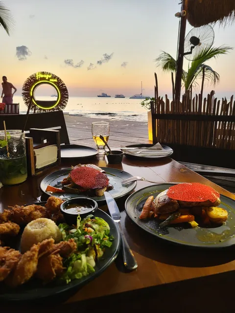 Hemingway Restaurant Beach & Nightclub Cozumel image 4