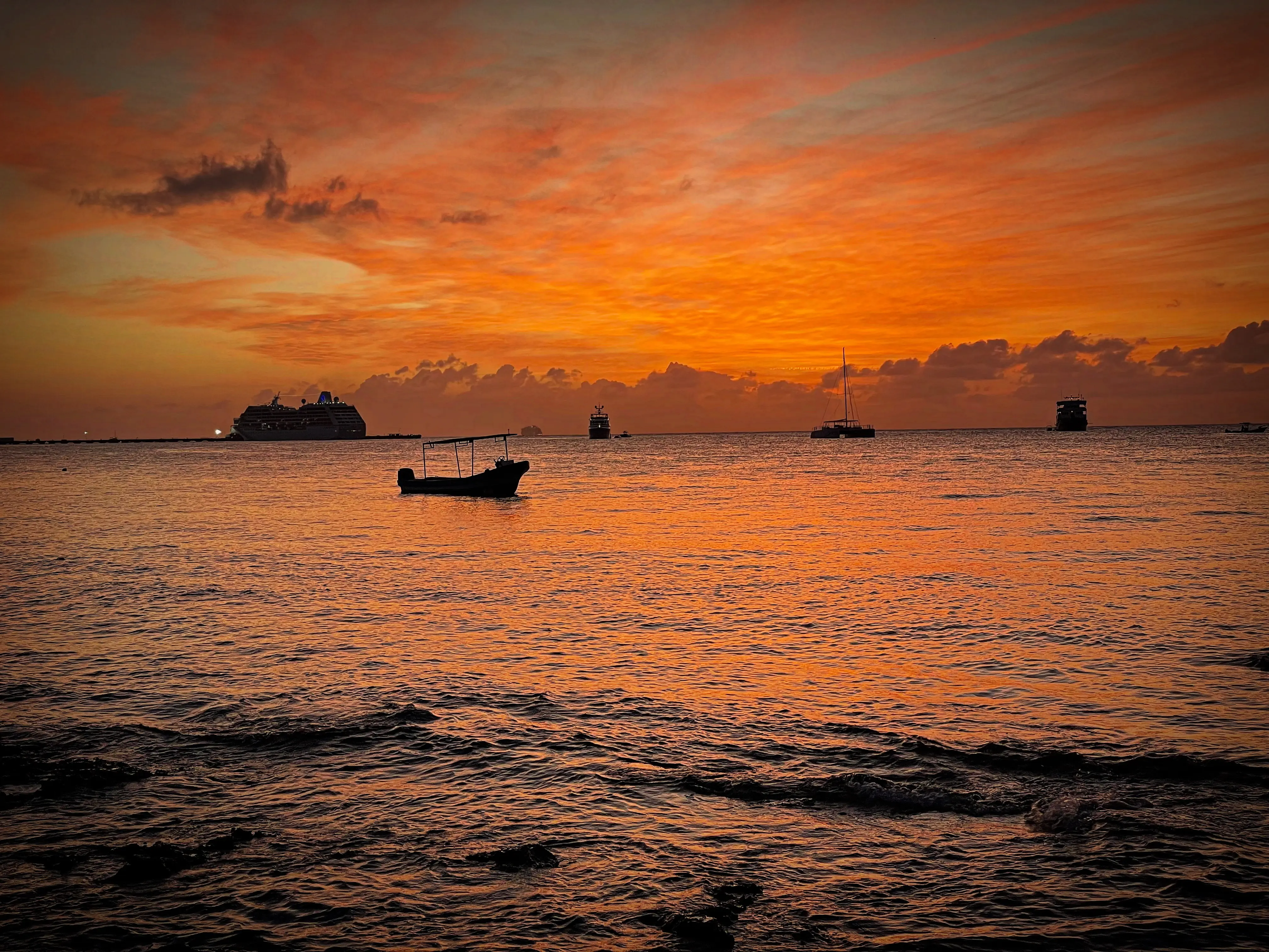 Hemingway Restaurant Beach & Nightclub Cozumel image 7