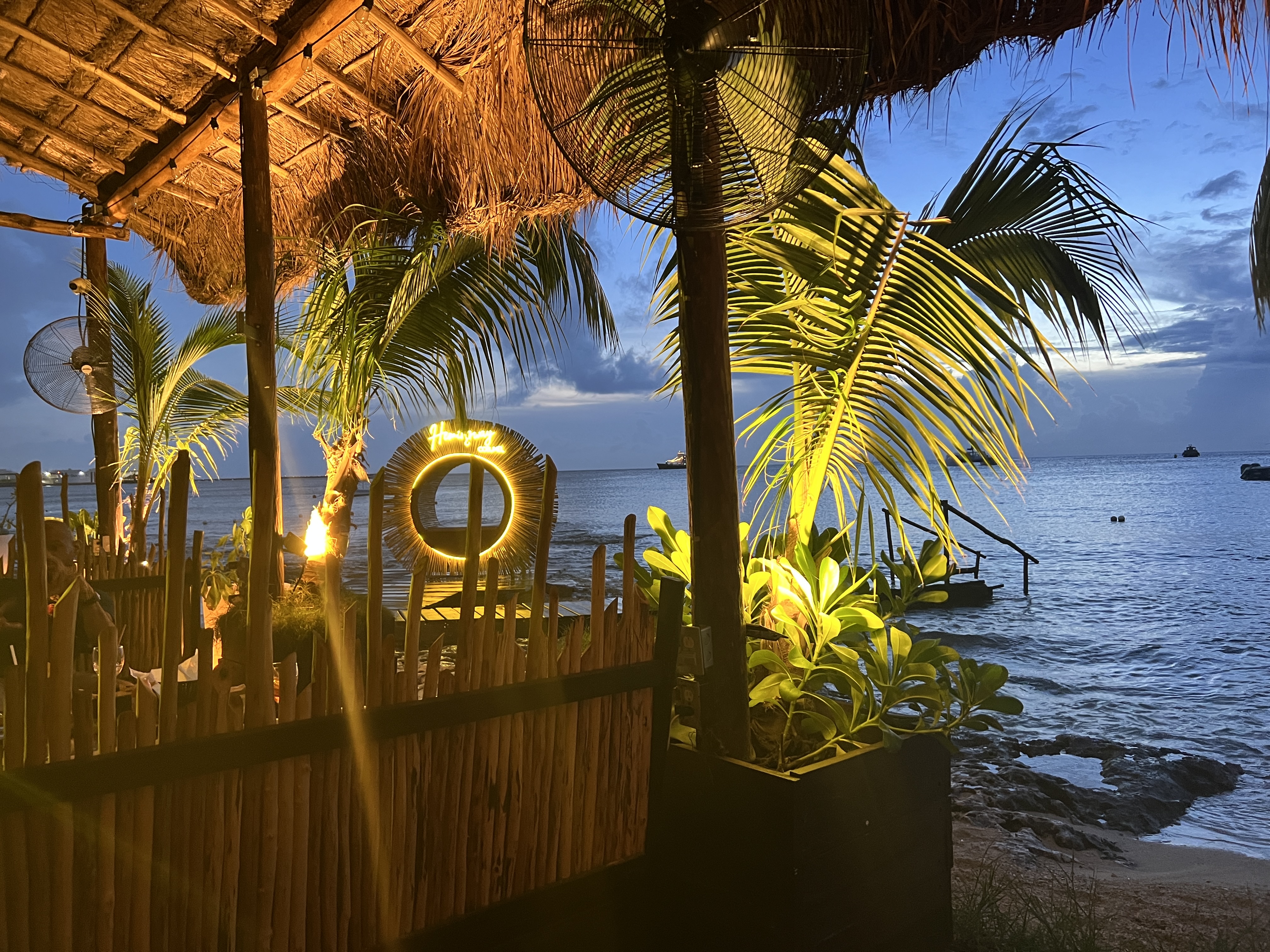 Hemingway Restaurant Beach & Nightclub Cozumel image 9