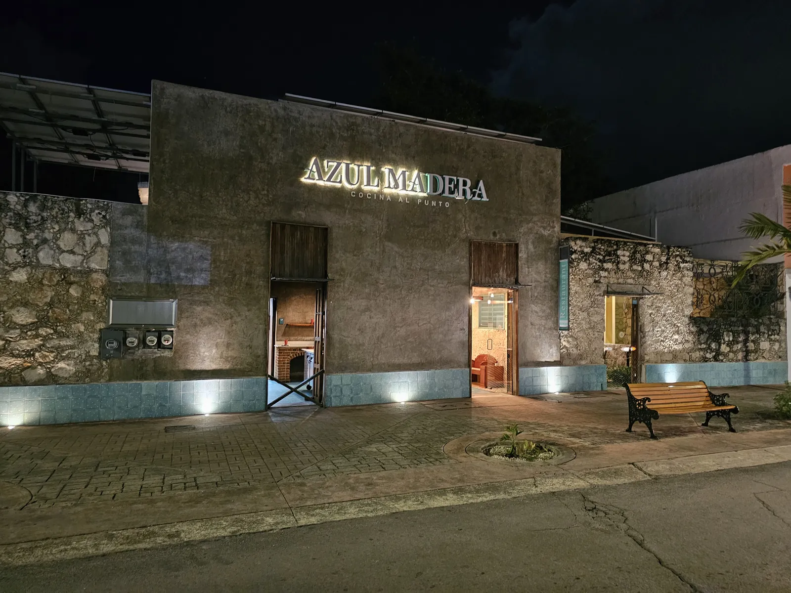 Azul Madera image 6