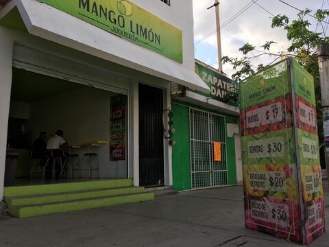 Mango Limón Juguería image 7
