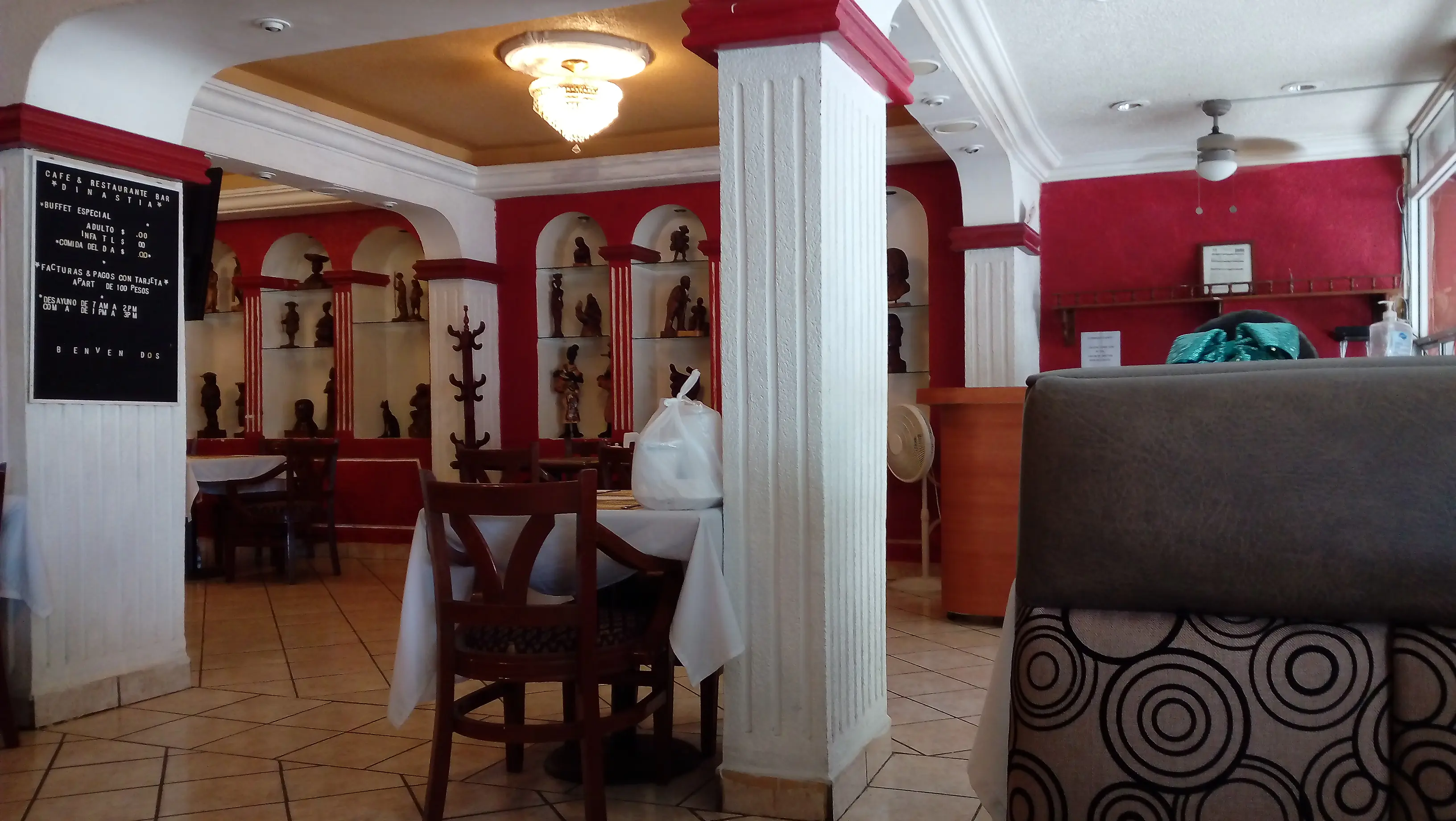 Restaurant Dinastía image 6