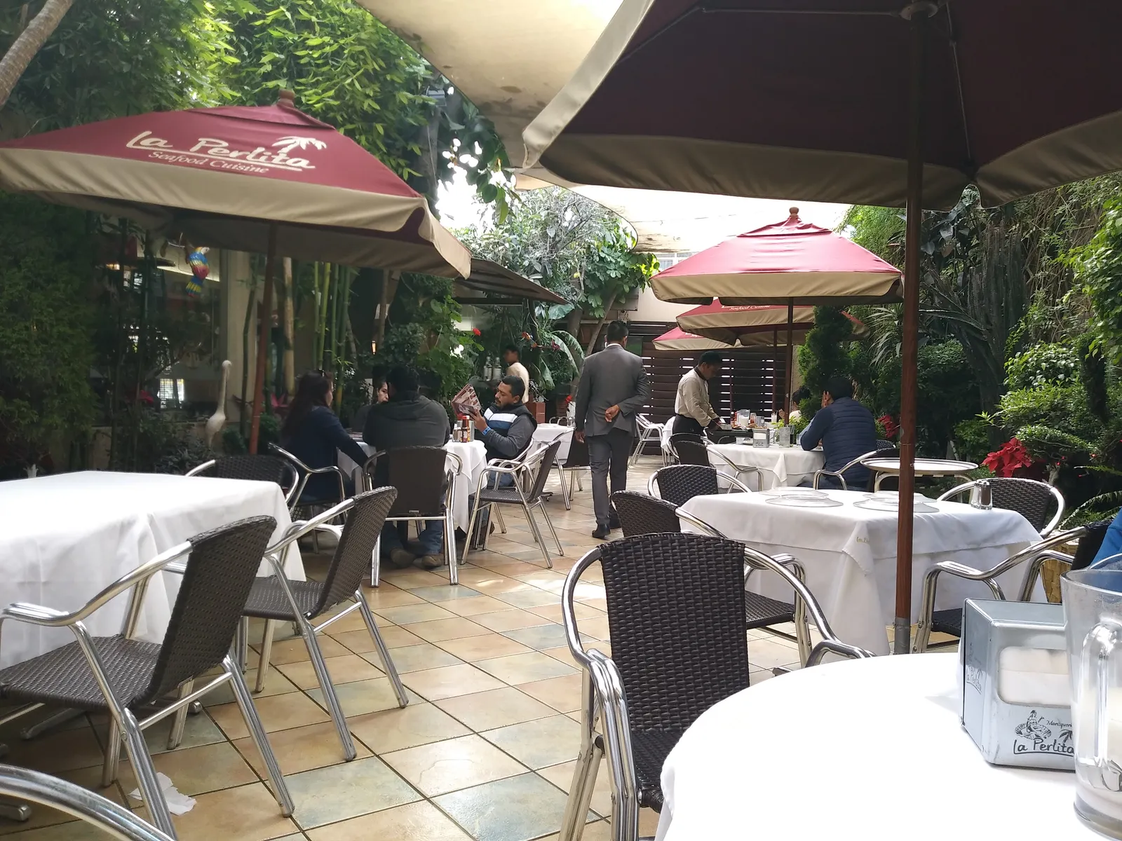 La Perlita Seafood Cuisine image 1