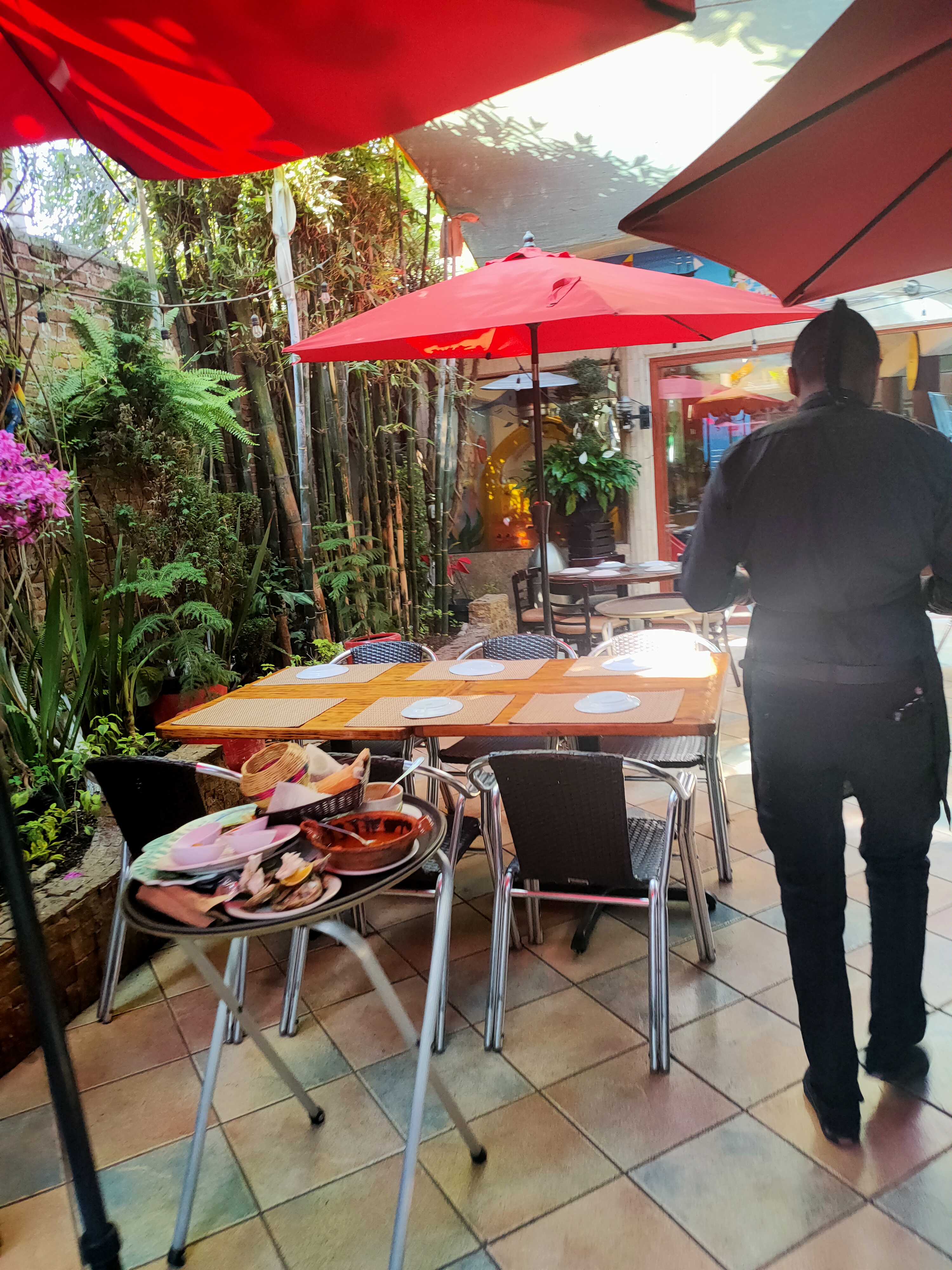 La Perlita Seafood Cuisine image 3