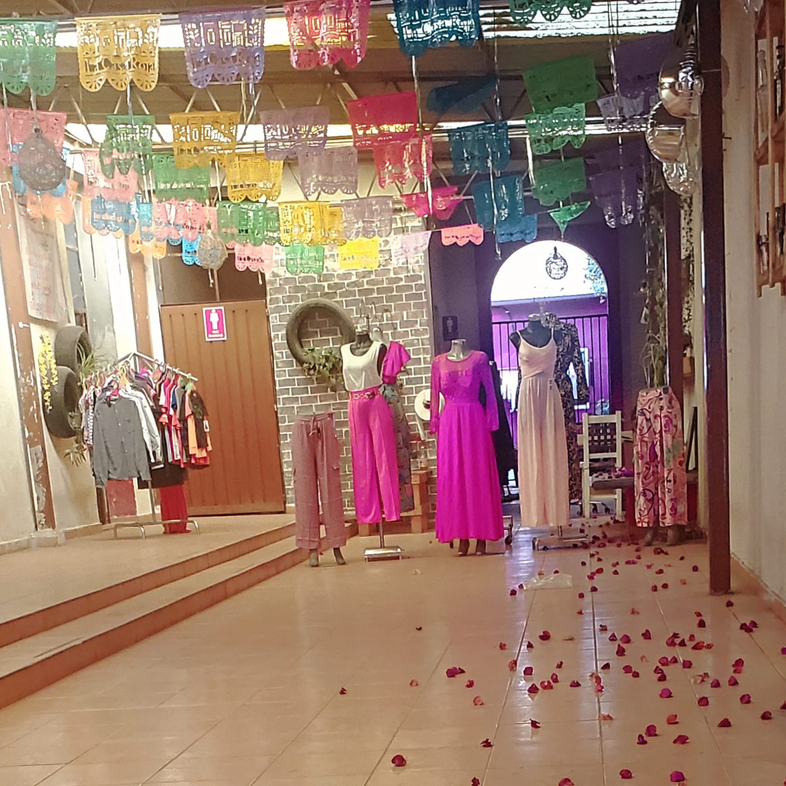 La Casa Roja image 8