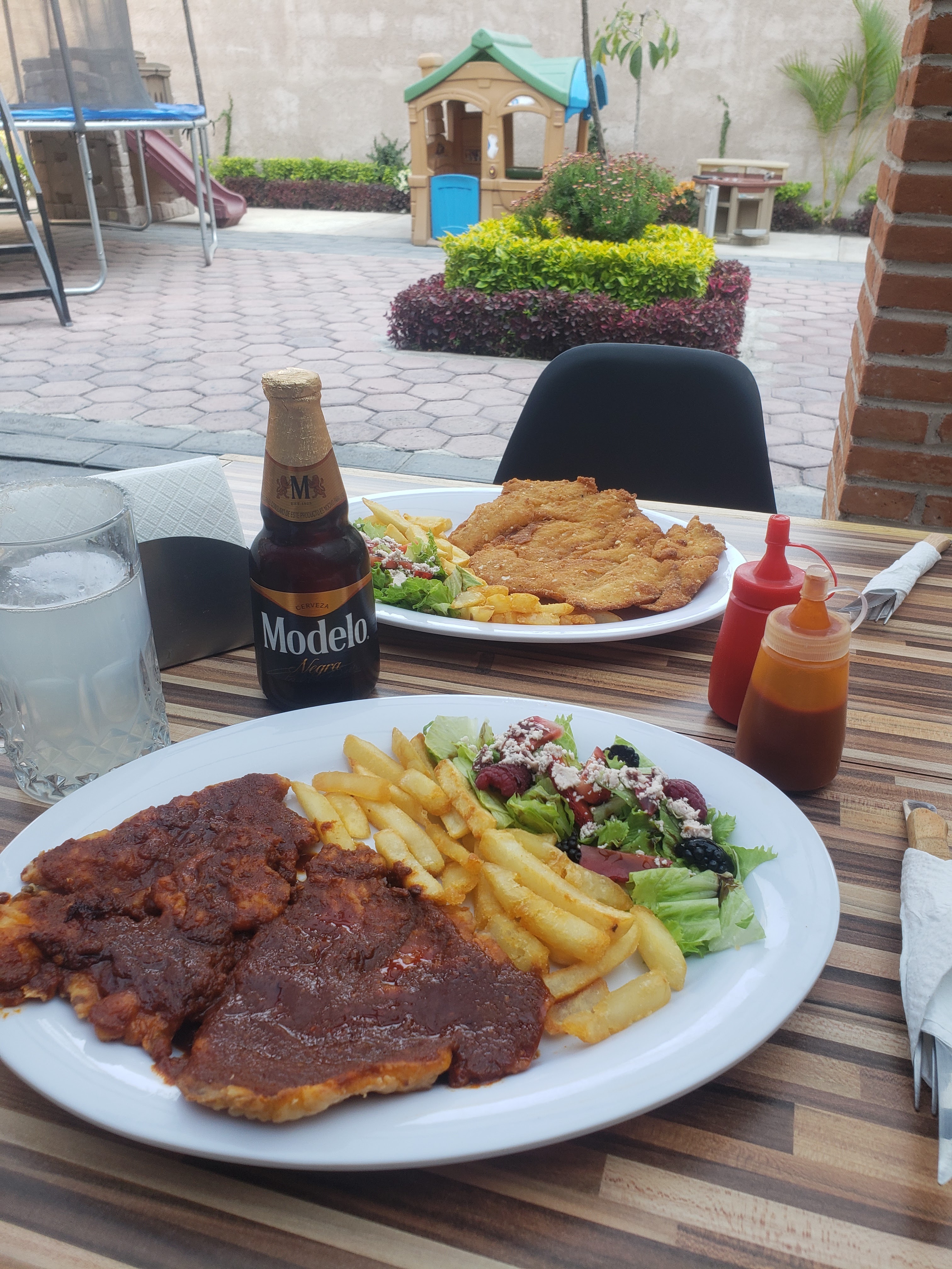 LOVE Restaurant & Bar image 2