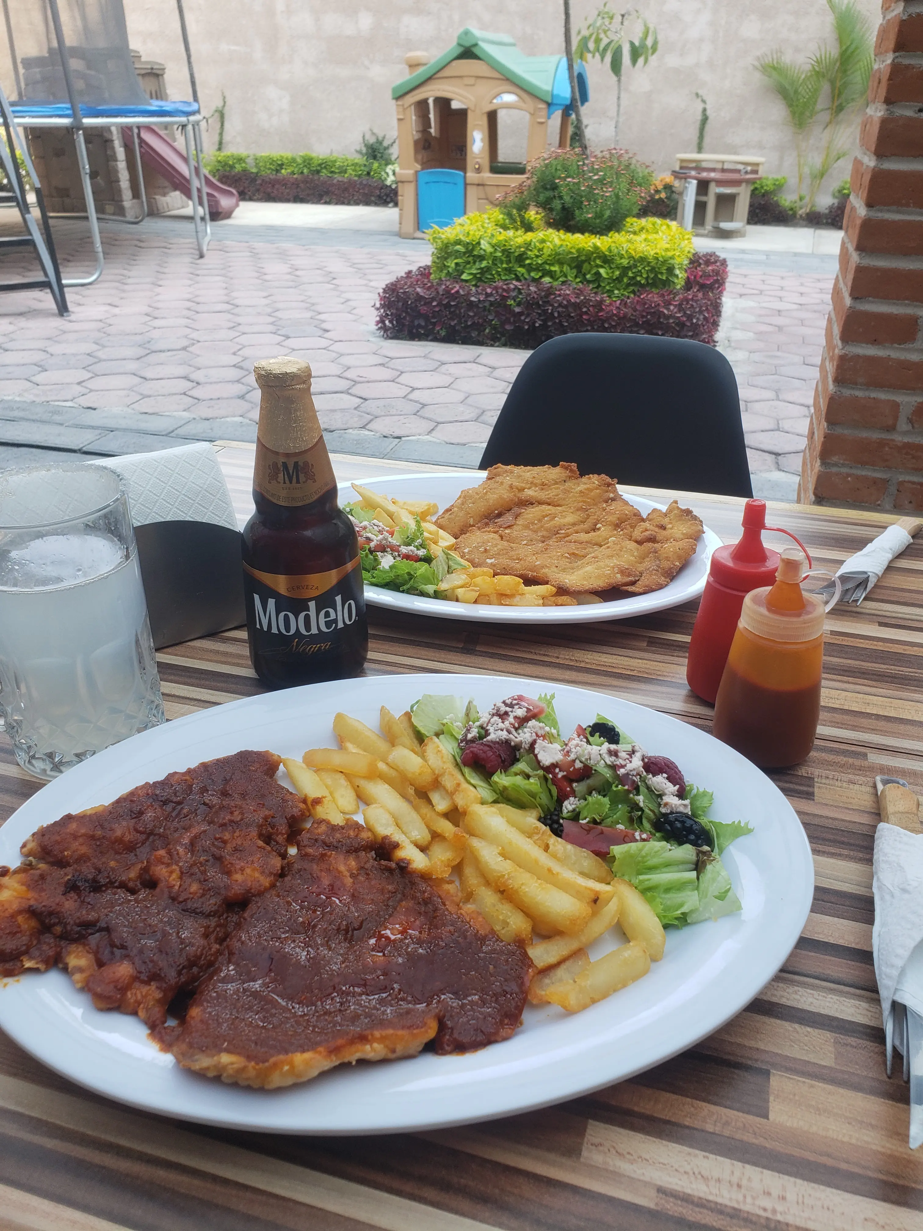 LOVE Restaurant & Bar image 2