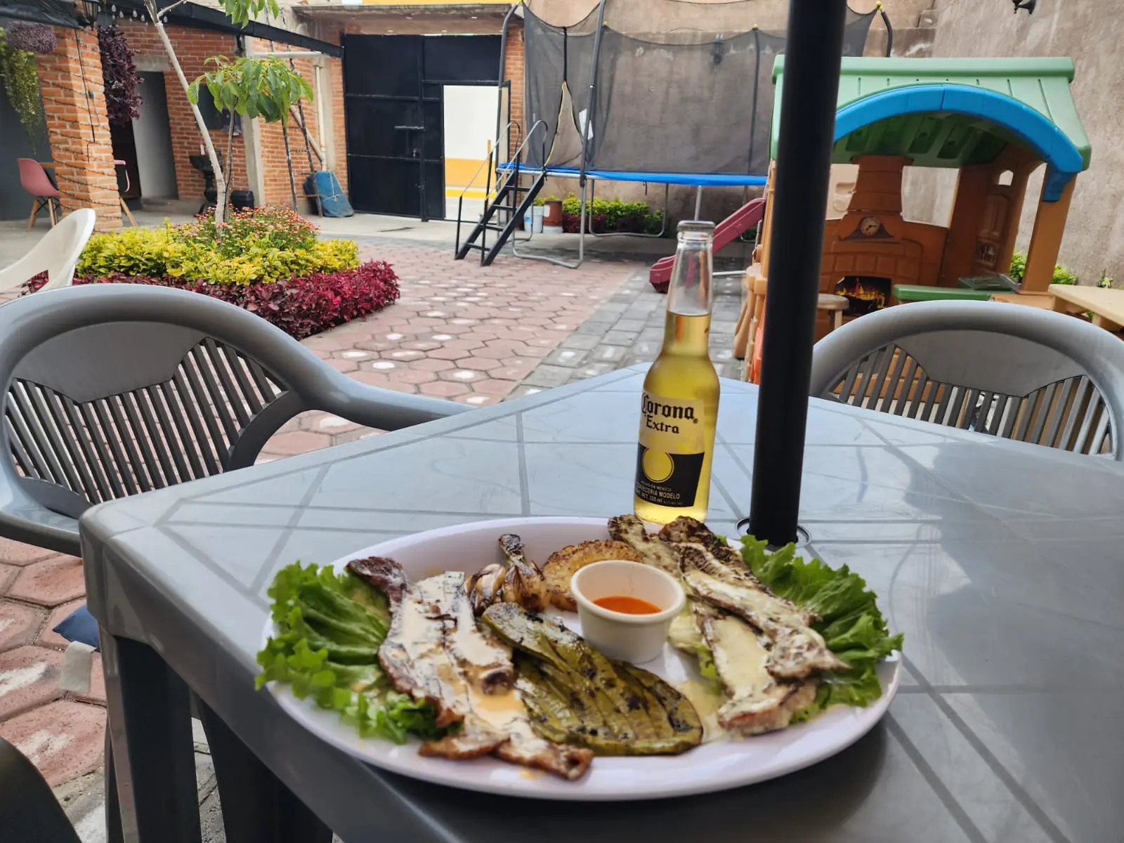 LOVE Restaurant & Bar image 4