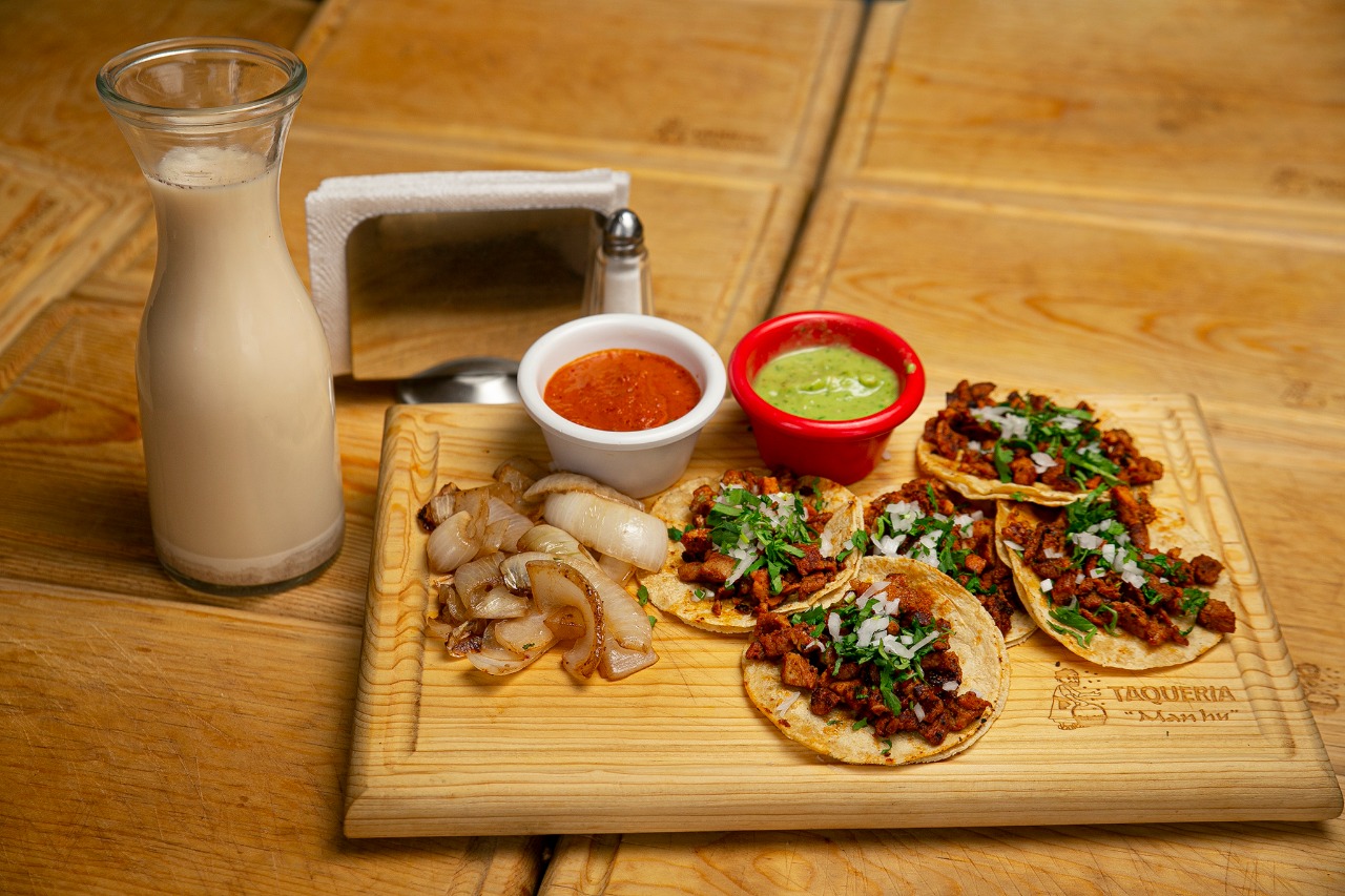 Taqueria Man Hu image 1