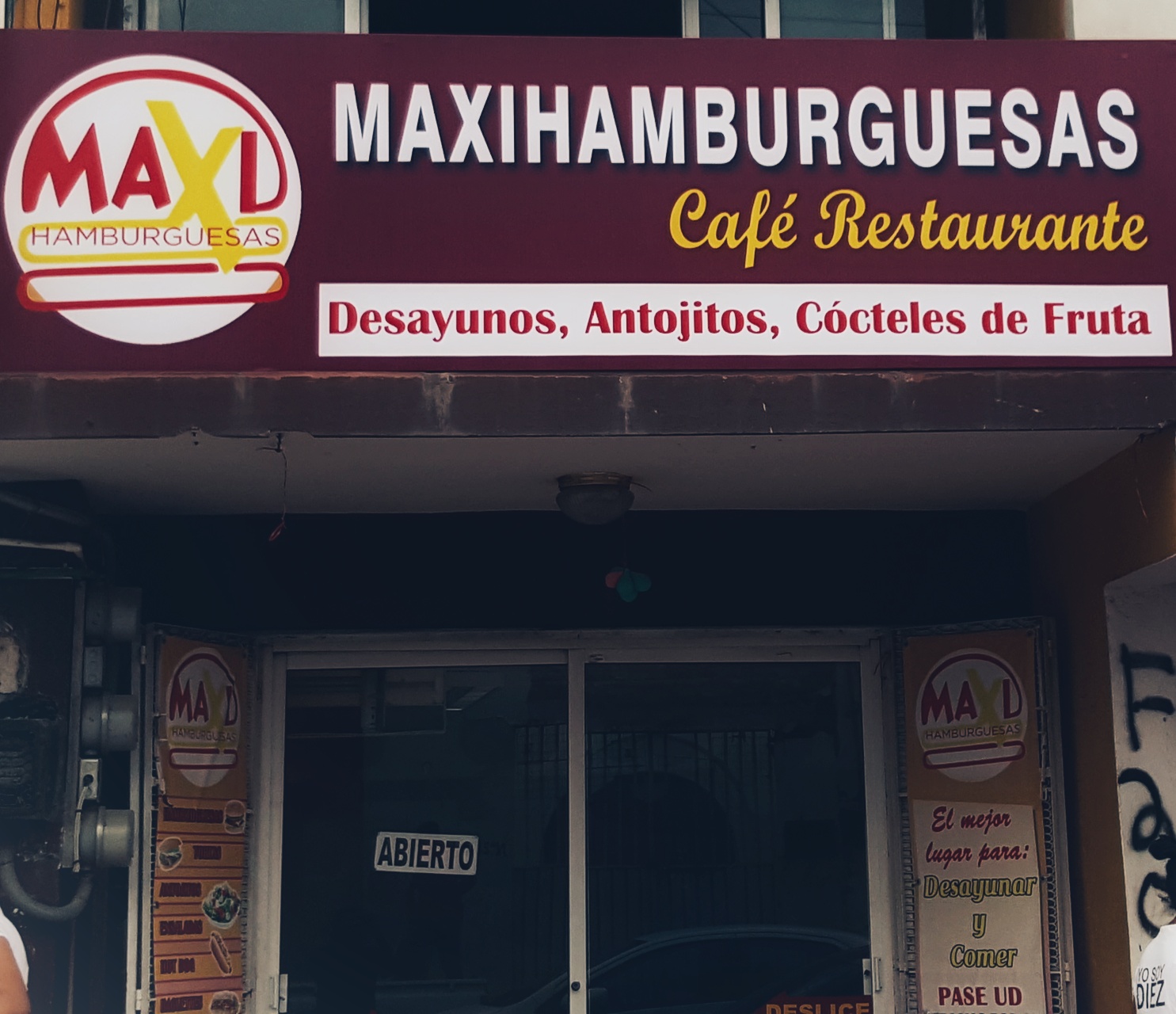 Restaurant Maxihamburguesas image 1