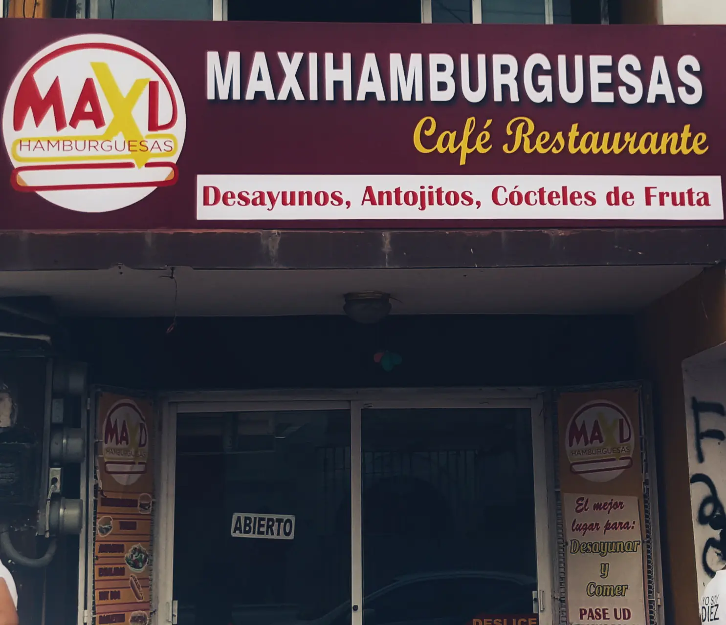 Restaurant Maxihamburguesas image 1