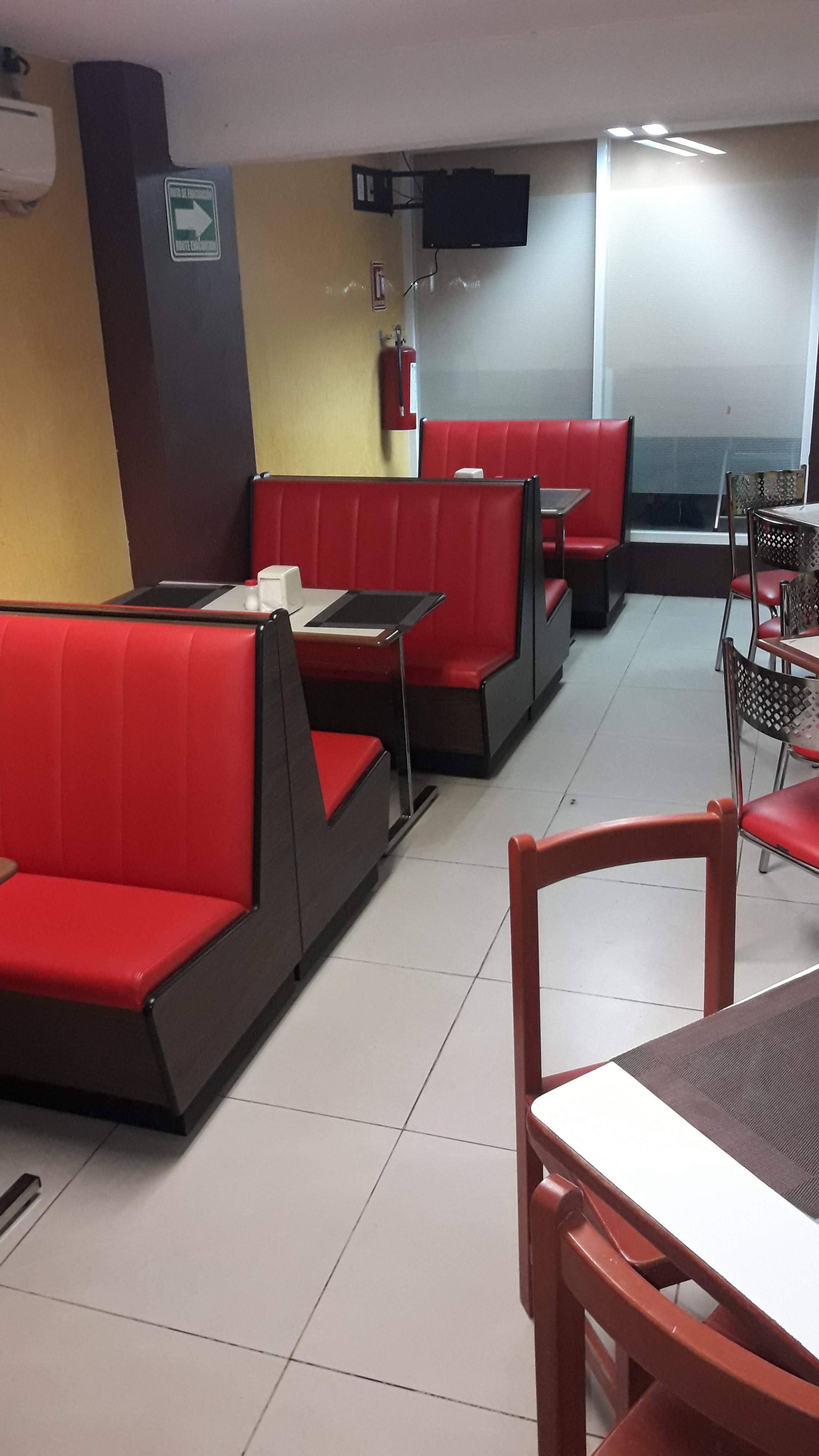 Restaurant Maxihamburguesas image 8