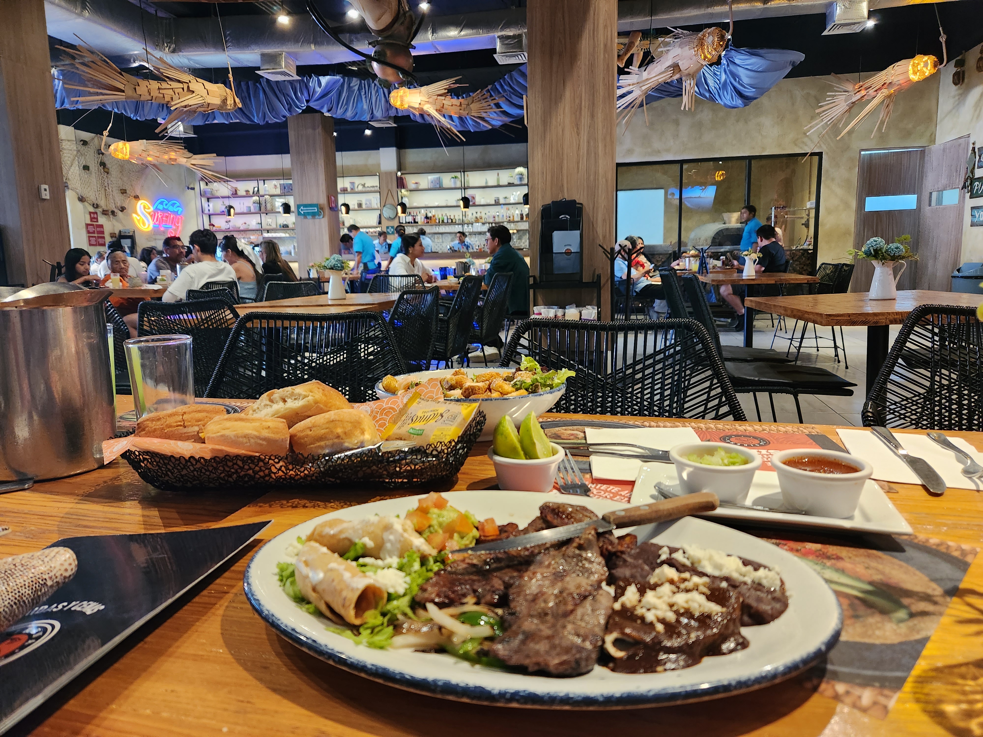 La Sirena Restaurante image 4