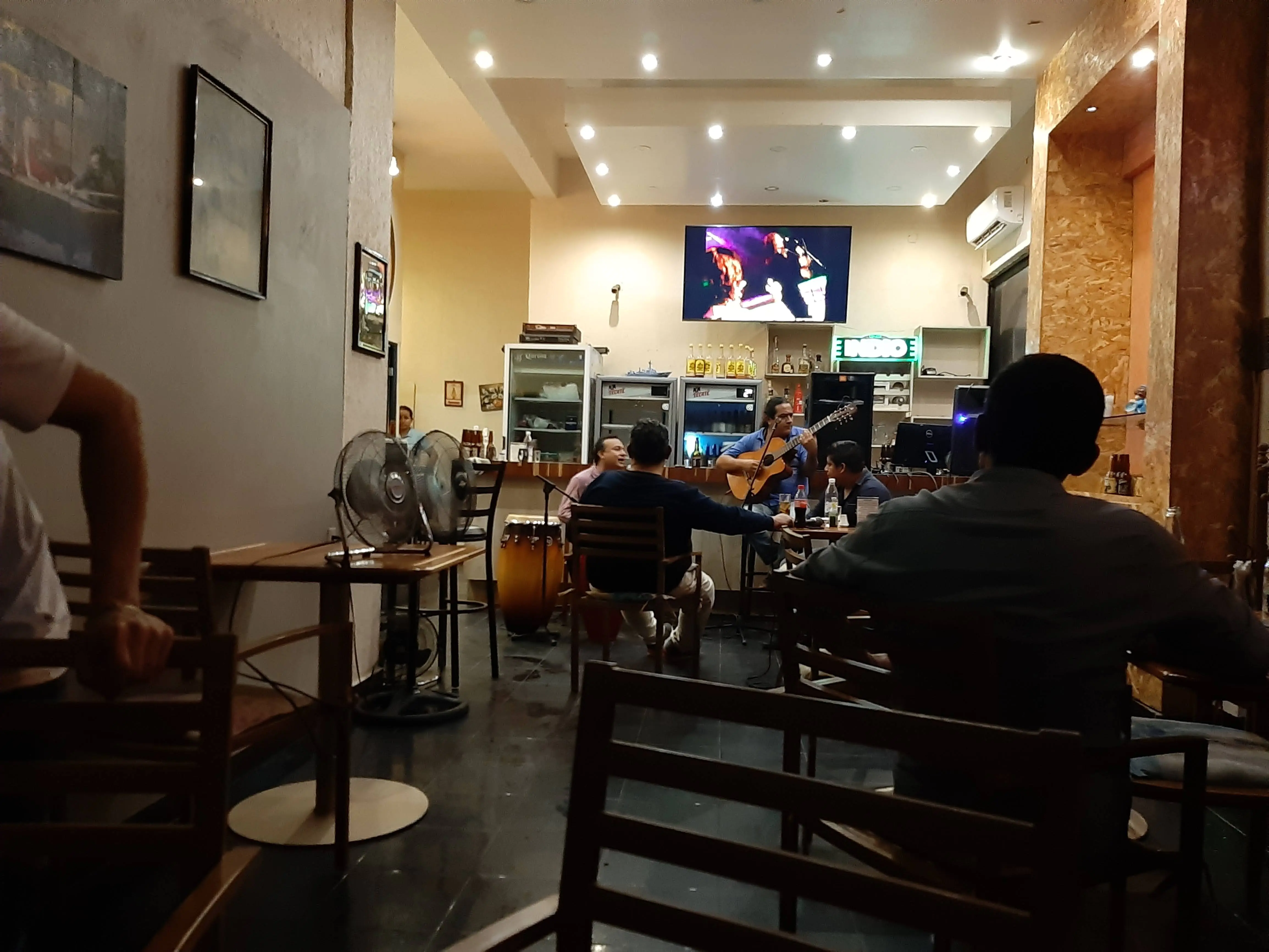 Z'Ro Restaurate Bar image 3