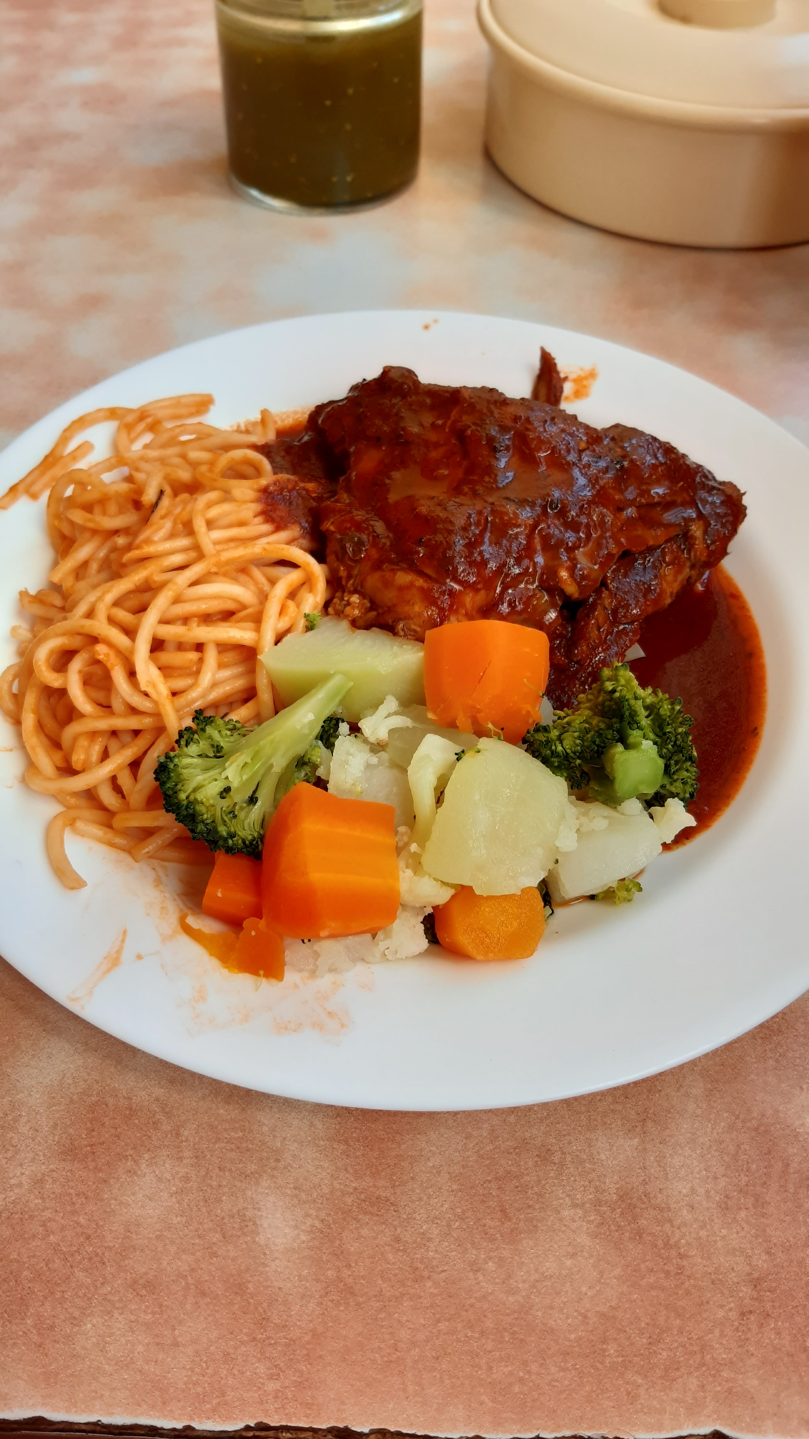 Comedor Sargento Pimienta image 3