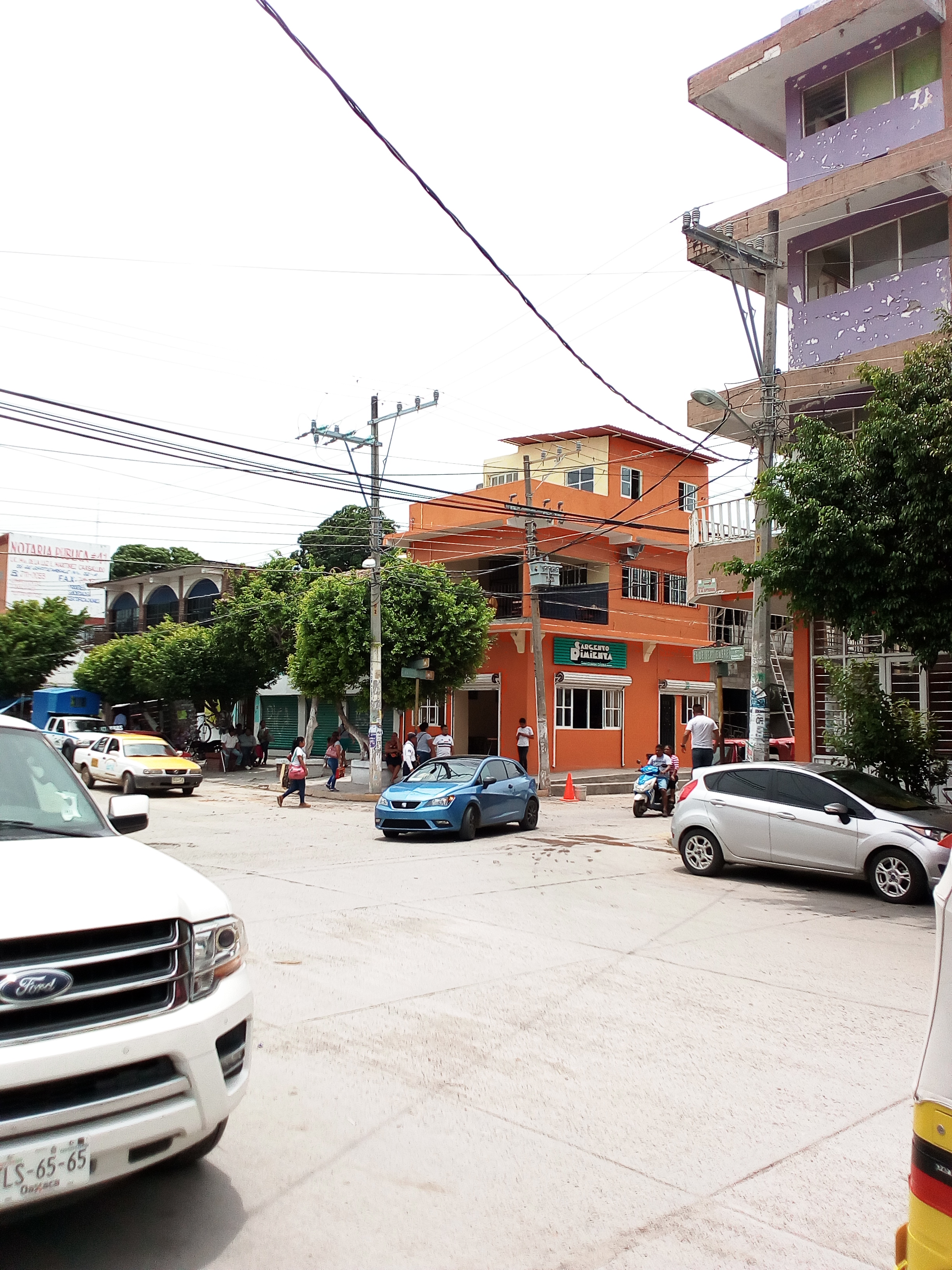 Comedor Sargento Pimienta image 4