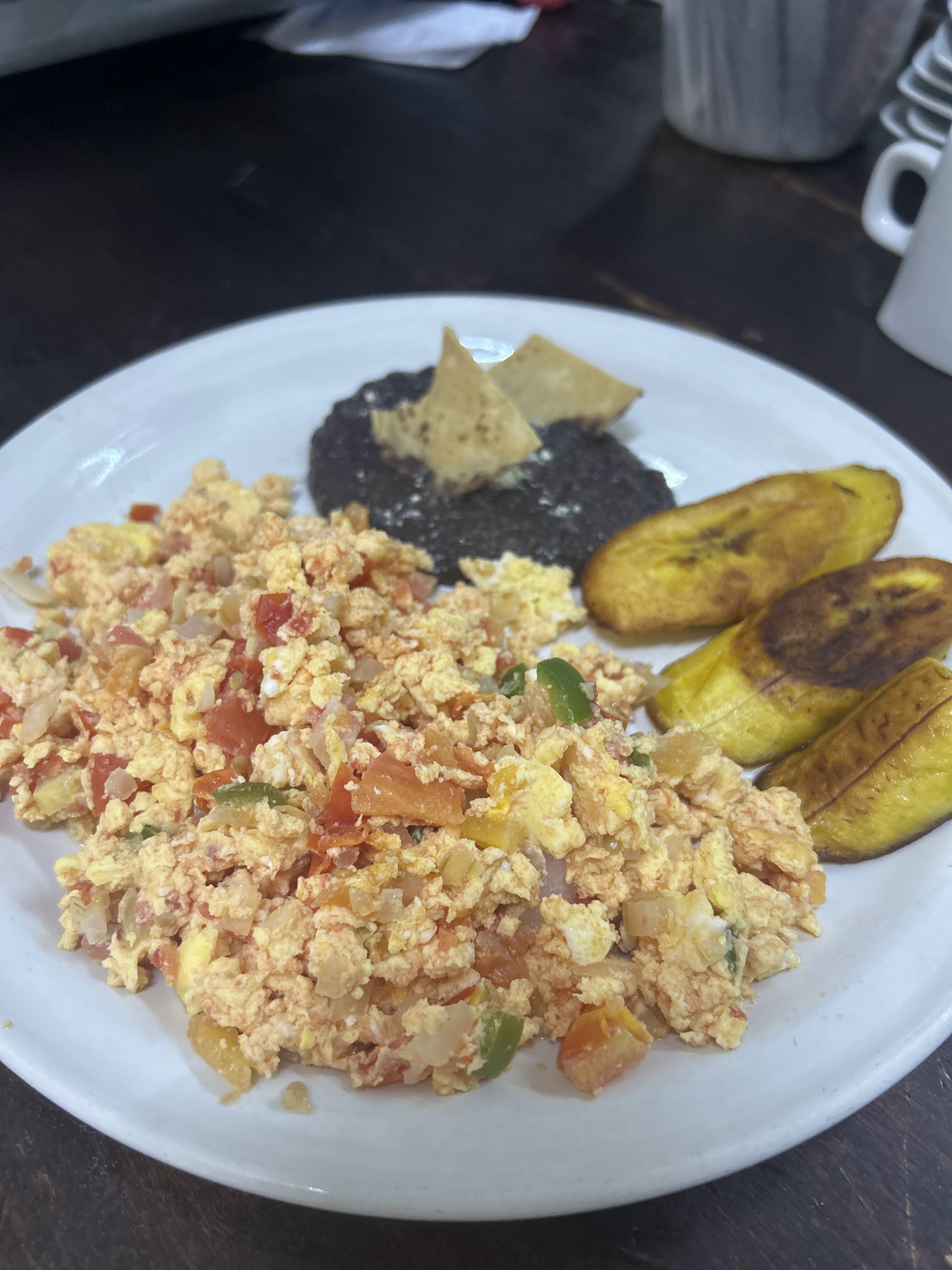 El Almuerzo Restaurant & coffee image 7